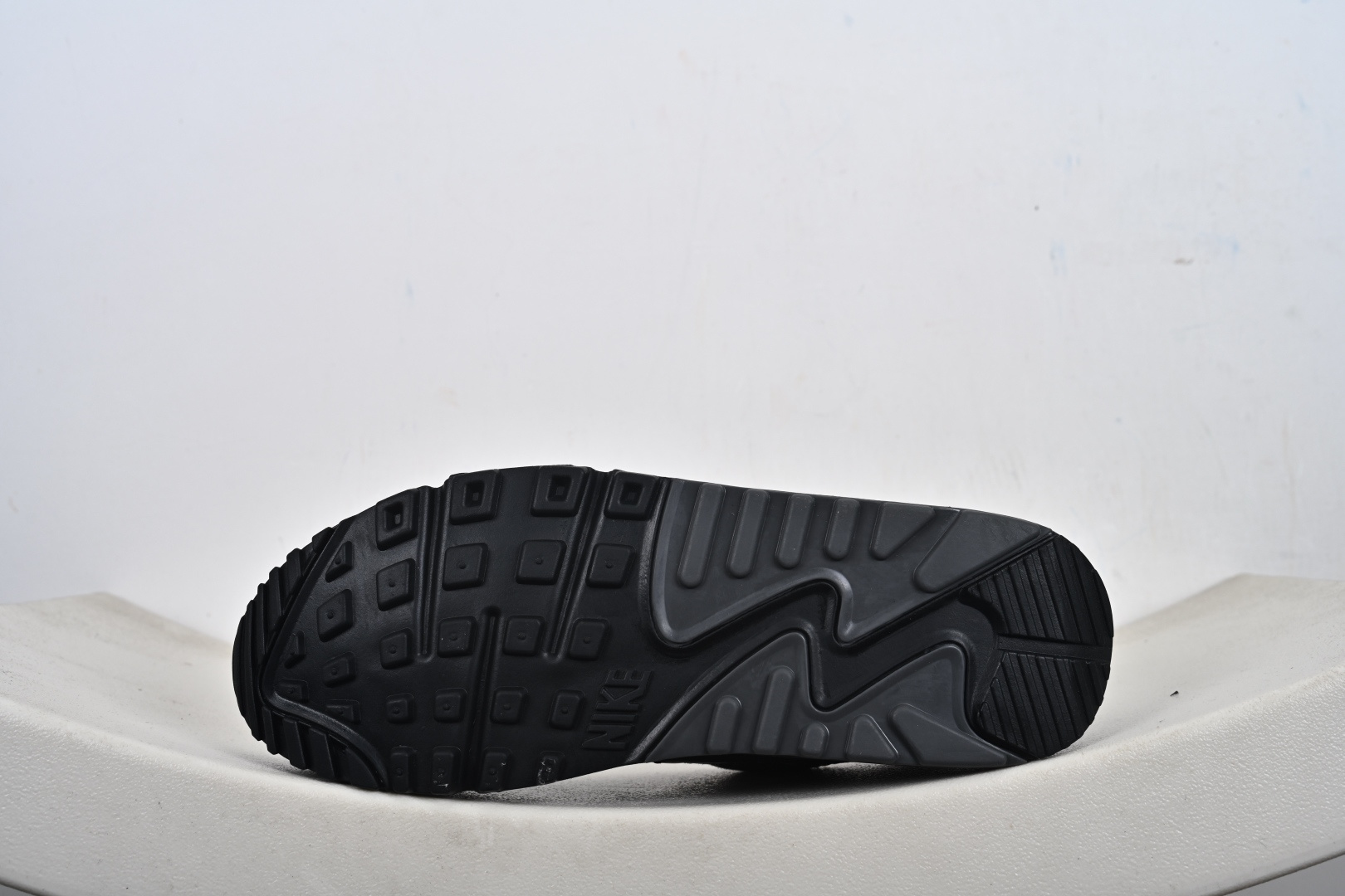 200 Air Max 90小气垫运动鞋 融合经典设计线条和丰富材质 FZ7186 100 HQ3828-200 CN8490-003 001 DM0029-007 DR0145 002-Chinese UA Cheap High Quatity Brand Clothes Bags handbags Sneakers wholesale wholesaler seller from China Factory suppliers Fashion Clothing Shoes best Quality Beautiful Price 200 Air Max 90小气垫运动鞋 融合经典设计线条和丰富材质 FZ7186 100 HQ3828-200 CN8490-003 001 DM0029-007 DR0145 002