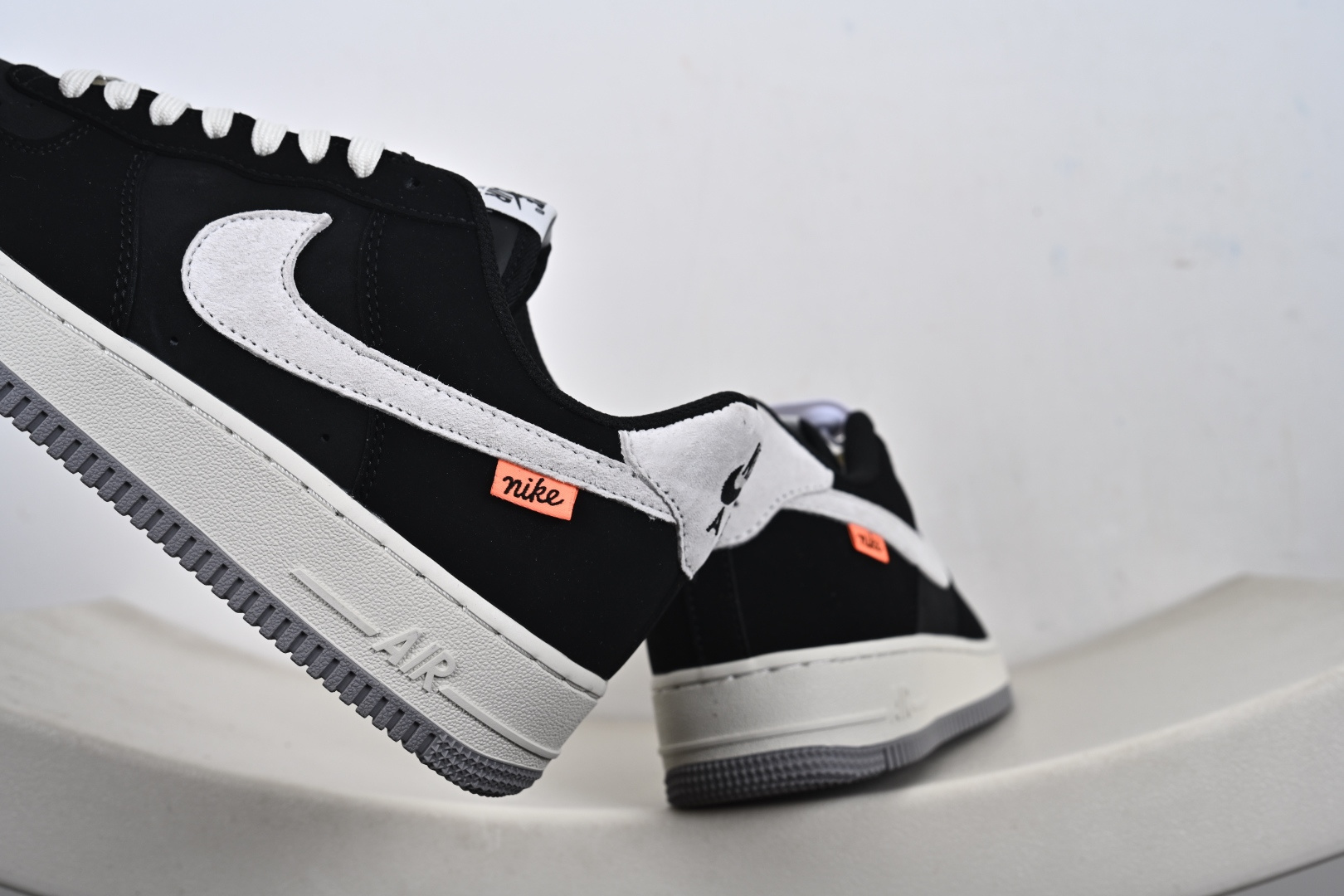 240 定制版 NIke Air Force 1 '07 Low 墨黑灰白 空军一号低帮 FQ3544-001-Chinese UA Cheap High Quatity Brand Clothes Bags handbags Sneakers wholesale wholesaler seller from China Factory suppliers Fashion Clothing Shoes best Quality Beautiful Price 240 定制版 NIke Air Force 1 '07 Low 墨黑灰白 空军一号低帮 FQ3544-001