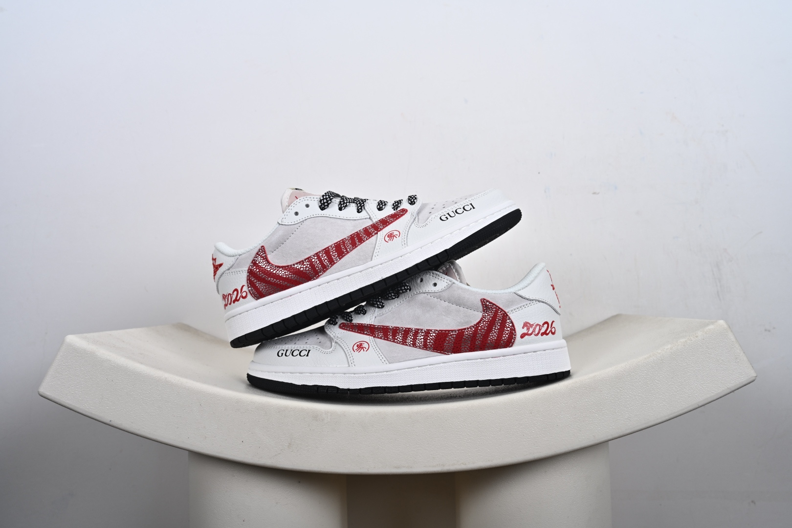 定制版 Air Jordan Low AJ1 乔1马年限定款 高端定制 低帮复古篮球鞋 DZ5899-044