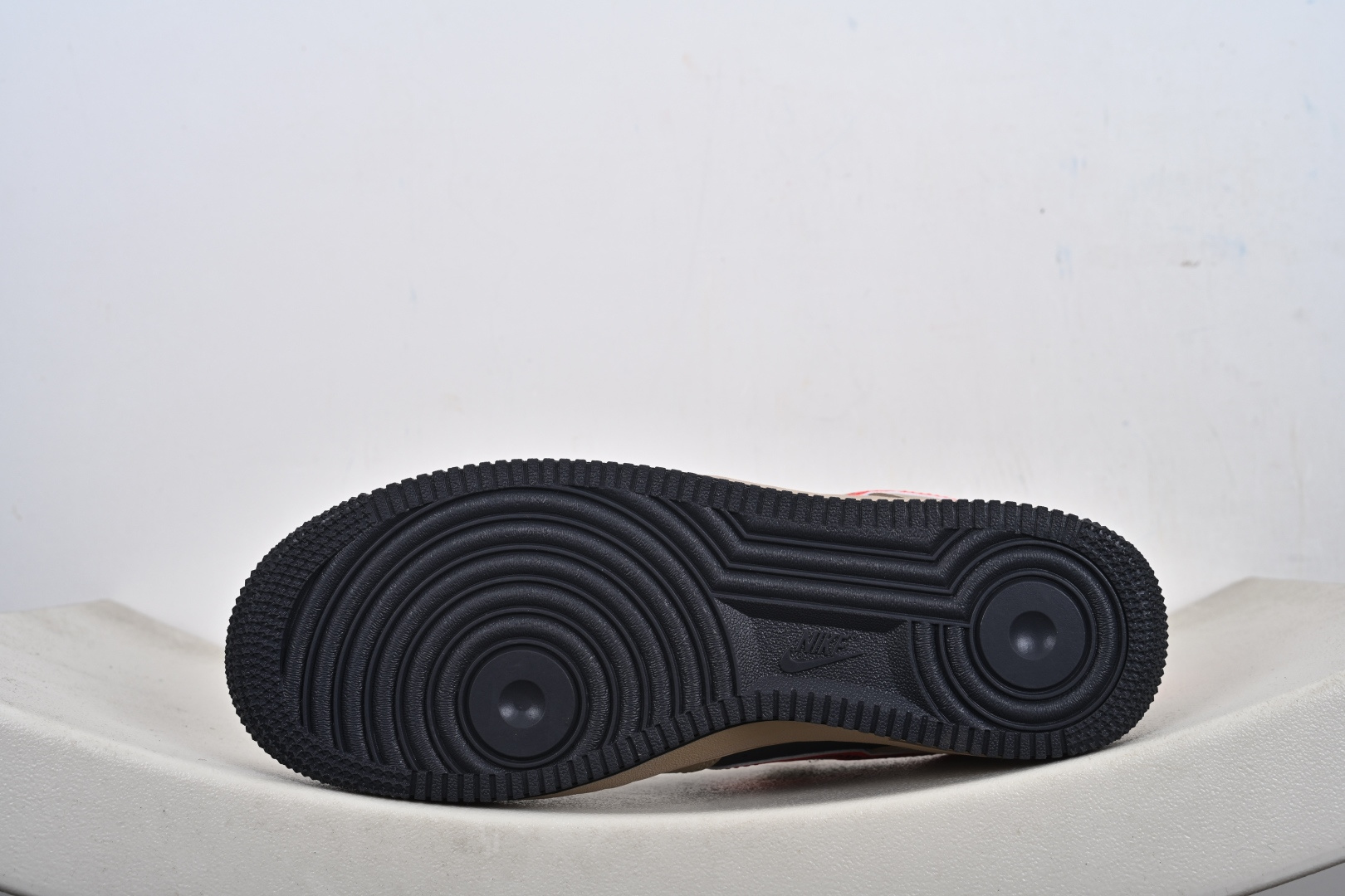 定制版 马年限定限量发售马上发财马上有钱 高端定制 Nike Air Force 1 '07 Low “马年限定联名------ 摩卡棕红” 高端定制 低帮休闲板鞋 KD1688-002