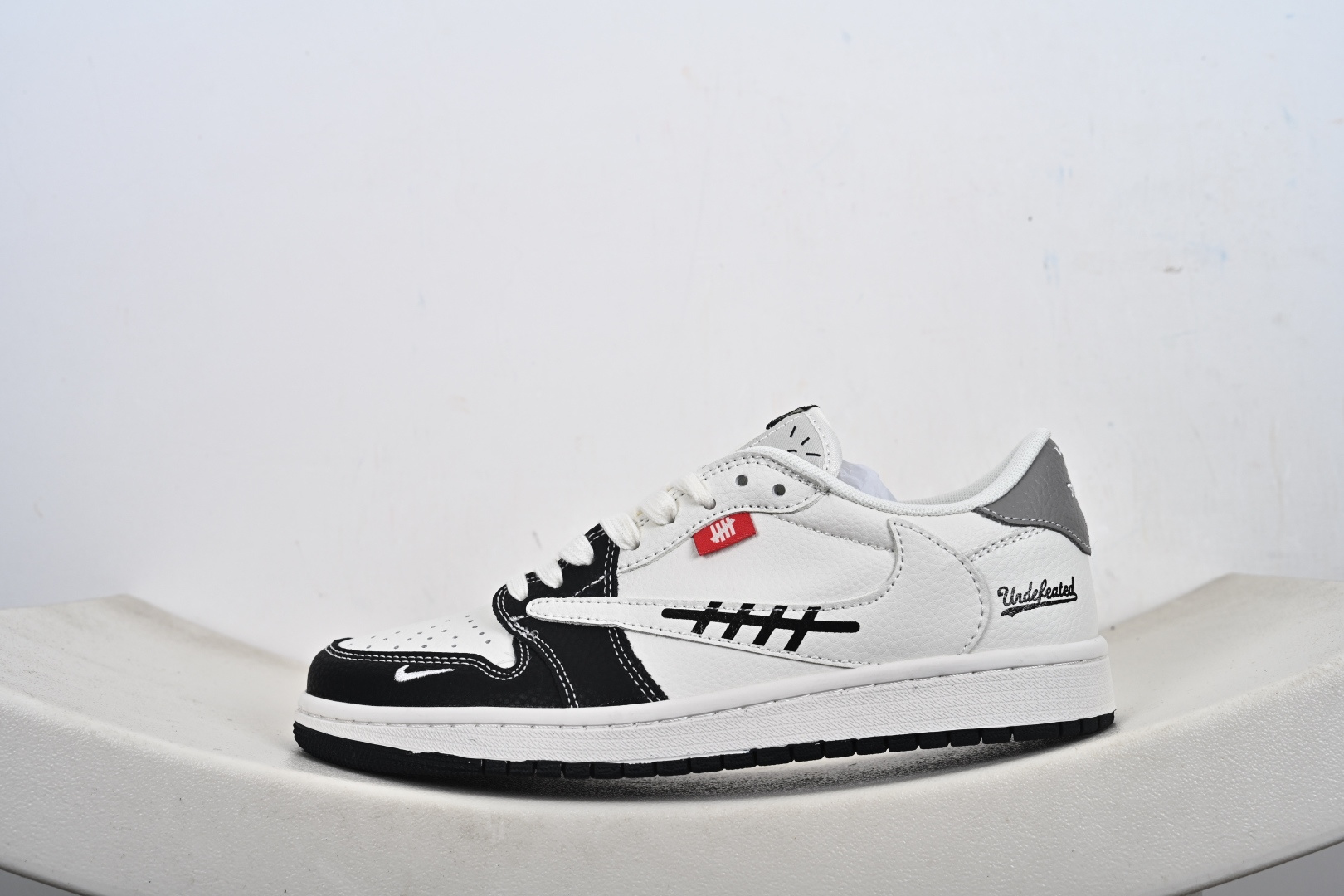 Nike Jordan Air Jordan倒勾 “ UN联名——米黑灰拼接” 高端定制 低帮 复古 减震 防滑 耐磨 篮球鞋 JW1188-169 Nike Jordan Air Jordan倒勾 “ UN联名——米黑灰拼接” 高端定制 低帮 复古 减震 防滑 耐磨 篮球鞋 JW1188-169
