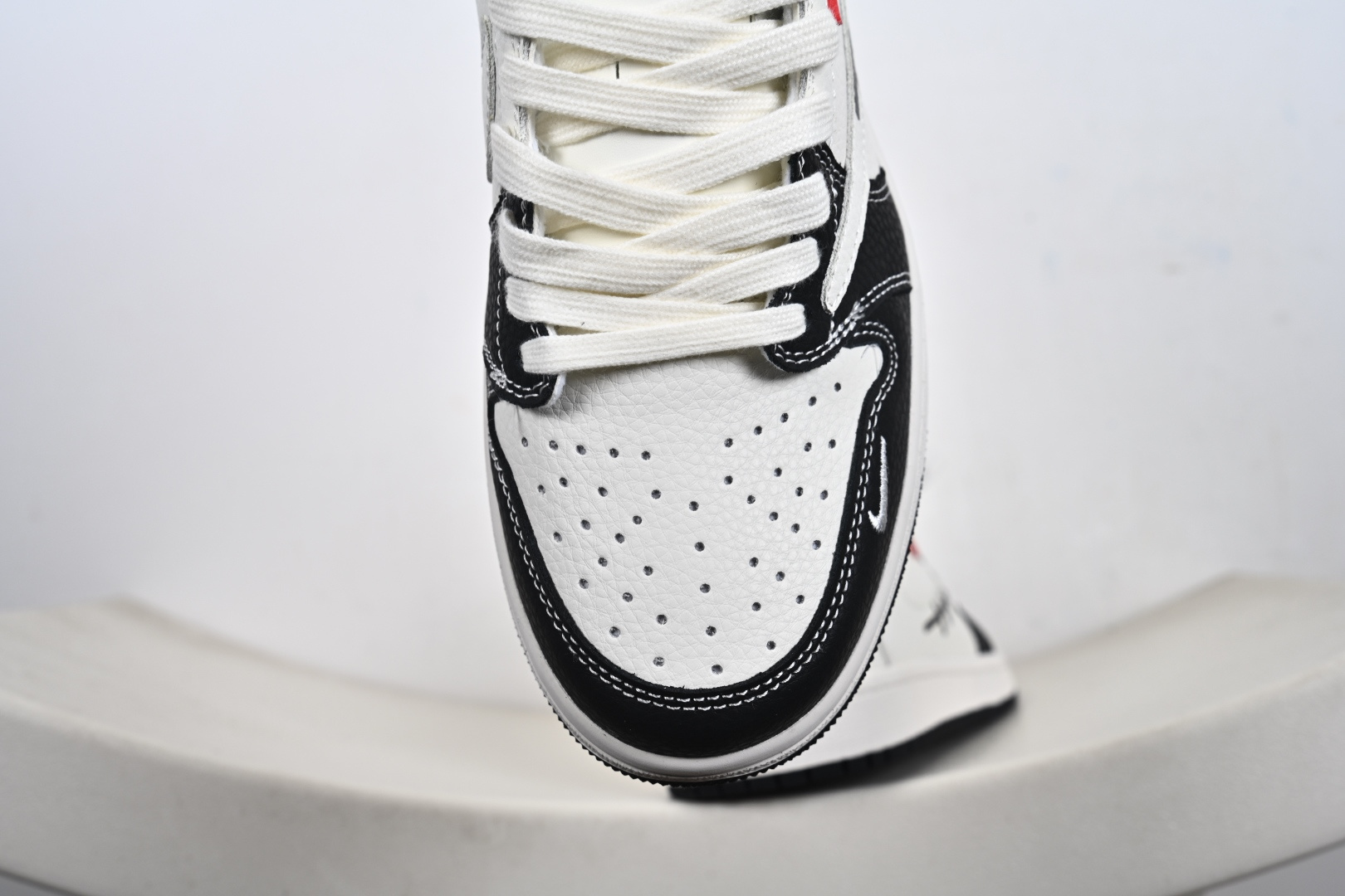 Nike Jordan Air Jordan倒勾 “ UN联名——米黑灰拼接” 高端定制 低帮 复古 减震 防滑 耐磨 篮球鞋 JW1188-169 Nike Jordan Air Jordan倒勾 “ UN联名——米黑灰拼接” 高端定制 低帮 复古 减震 防滑 耐磨 篮球鞋 JW1188-169
