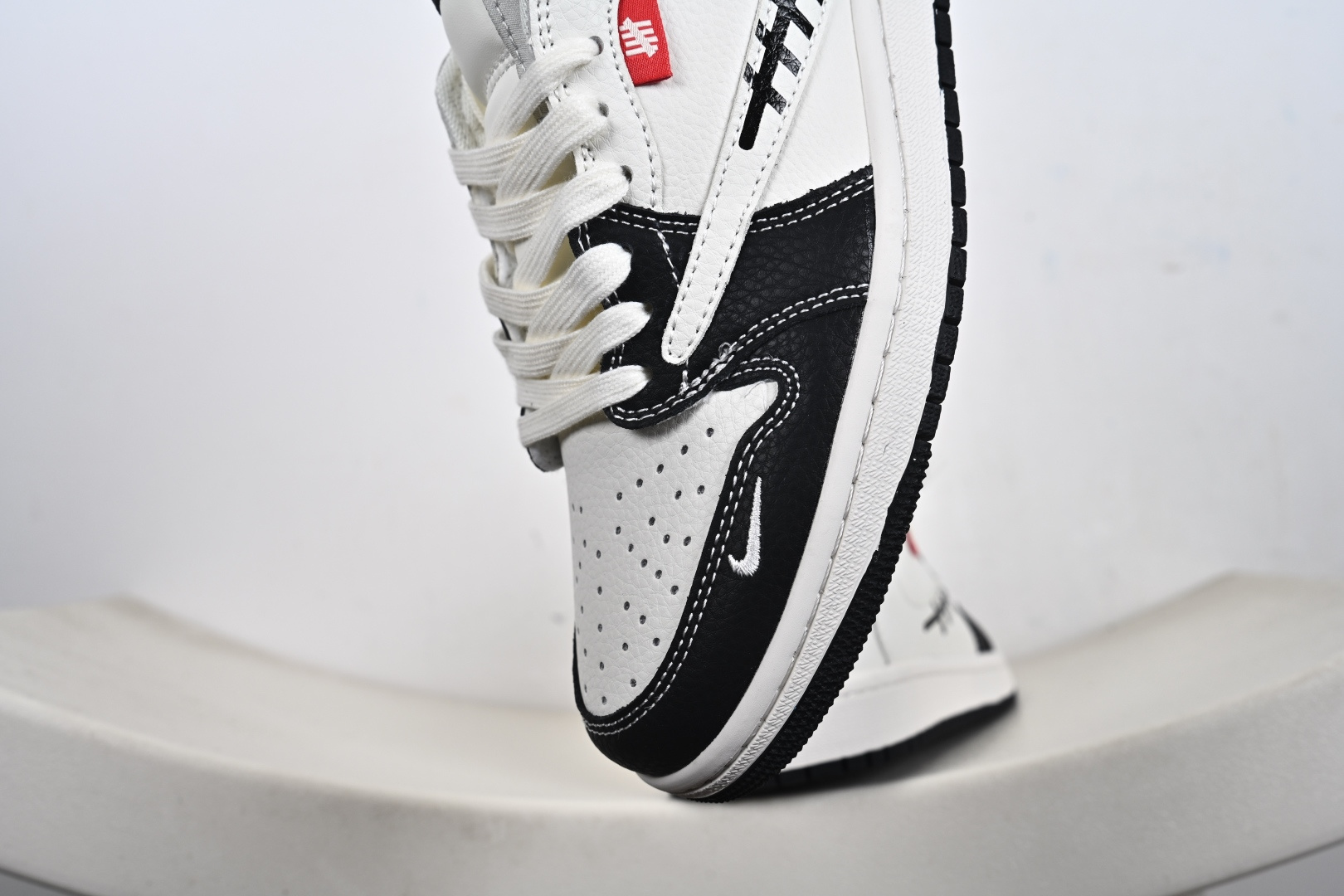 Nike Jordan Air Jordan倒勾 “ UN联名——米黑灰拼接” 高端定制 低帮 复古 减震 防滑 耐磨 篮球鞋 JW1188-169 Nike Jordan Air Jordan倒勾 “ UN联名——米黑灰拼接” 高端定制 低帮 复古 减震 防滑 耐磨 篮球鞋 JW1188-169