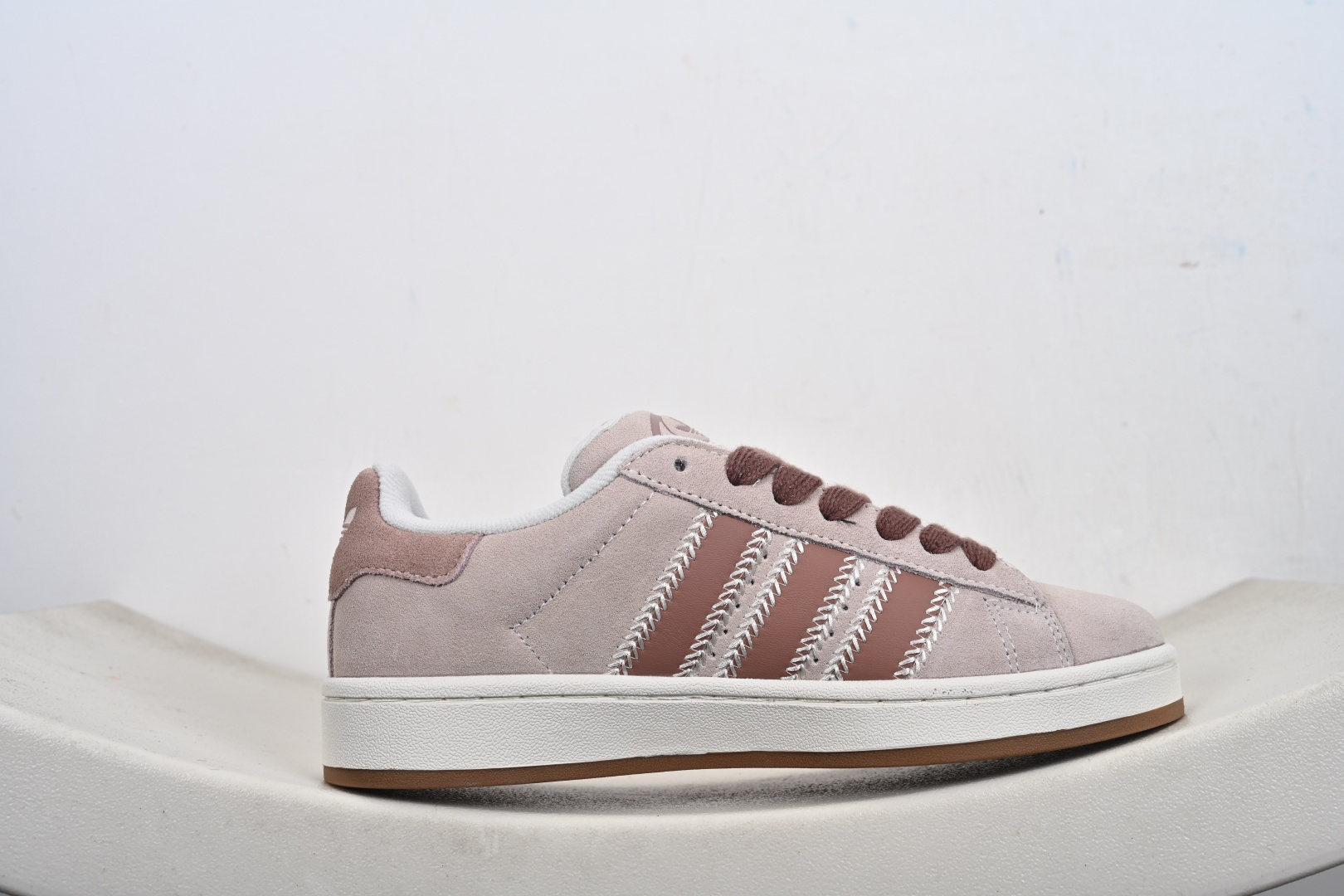 Adidas CAMPUS OOs W 阿迪达斯学院系列 面包风经典复古低帮百搭休闲运动板鞋 JQ5804