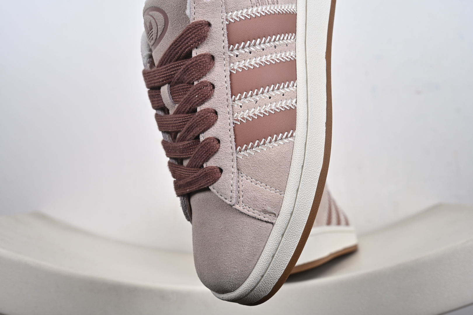 Adidas CAMPUS OOs W 阿迪达斯学院系列 面包风经典复古低帮百搭休闲运动板鞋 JQ5804