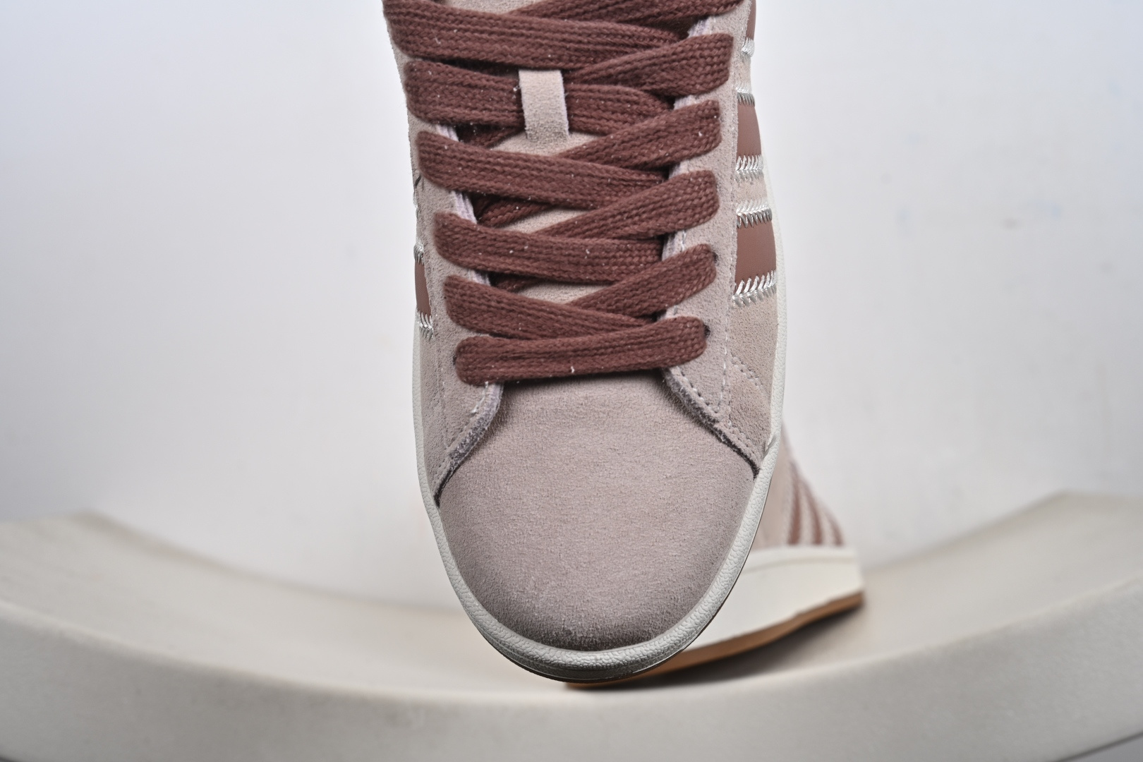 Adidas CAMPUS OOs W 阿迪达斯学院系列 面包风经典复古低帮百搭休闲运动板鞋 JQ5804