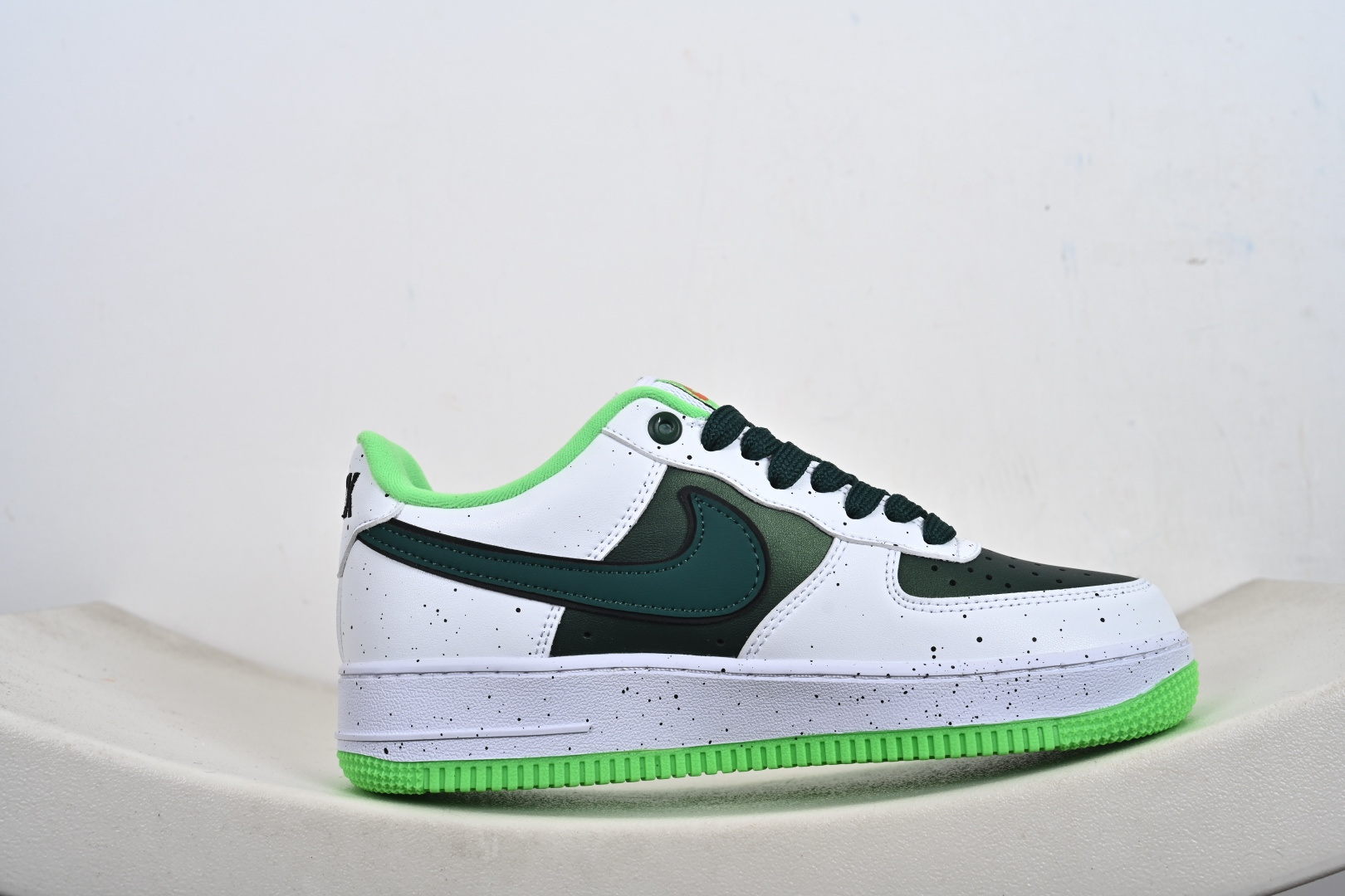 200 NIKE AIR FORCE 1 EGG OR DUCK 联名款 IU7613-100-Chinese UA Cheap High Quatity Brand Clothes Bags handbags Sneakers wholesale wholesaler seller from China Factory suppliers Fashion Clothing Shoes best Quality Beautiful Price 200 NIKE AIR FORCE 1 EGG OR DUCK 联名款 IU7613-100