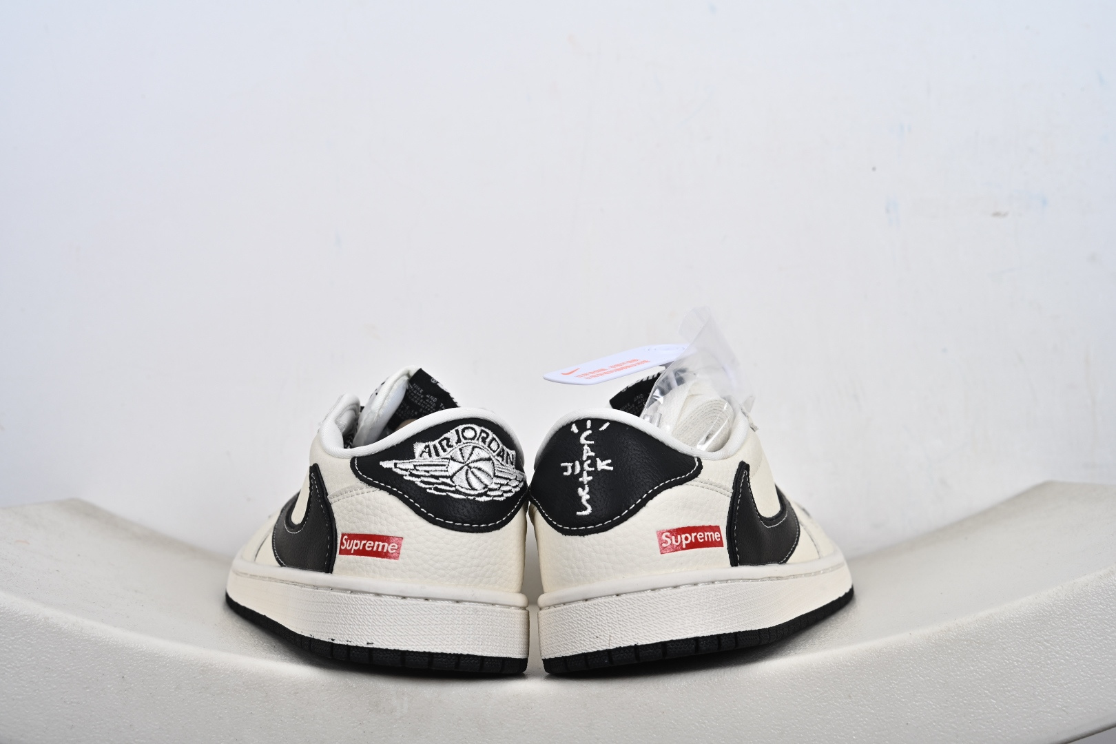 定制版 Nike Jordan Air Jordan倒勾 “ Supreme联名——经典黑” 高端定制 低帮 复古 减震 防滑 耐磨 篮球鞋 LD2028-064 定制版 Nike Jordan Air Jordan倒勾 “ Supreme联名——经典黑” 高端定制 低帮 复古 减震 防滑 耐磨 篮球鞋 LD2028-064