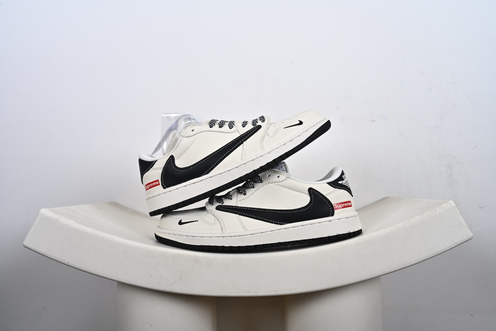 定制版 Nike Jordan Air Jordan倒勾 “ Supreme联名——经典黑” 高端定制 低帮 复古 减震 防滑 耐磨 篮球鞋 LD2028-064 定制版 Nike Jordan Air Jordan倒勾 “ Supreme联名——经典黑” 高端定制 低帮 复古 减震 防滑 耐磨 篮球鞋 LD2028-064