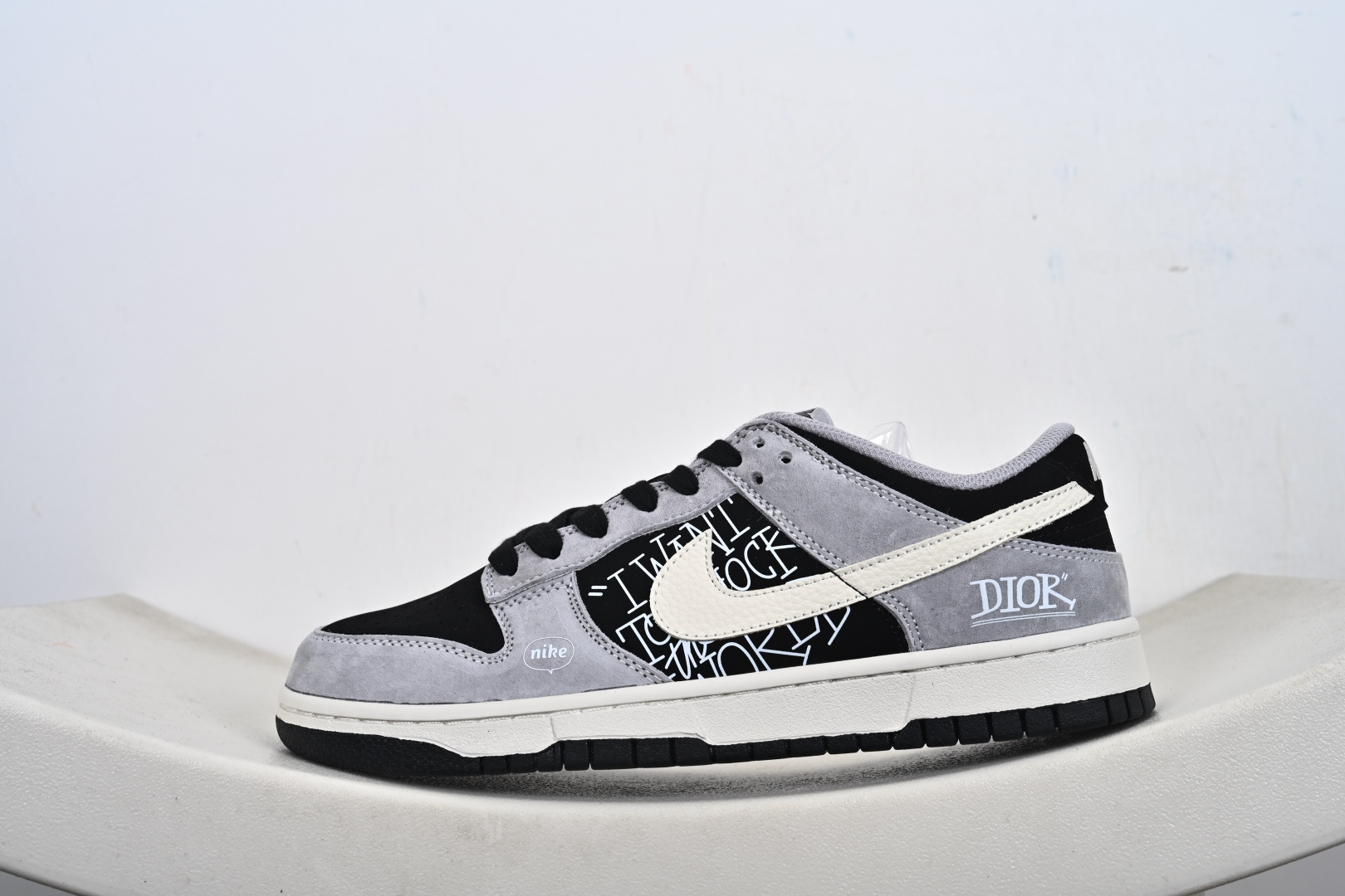 260 Nike SB Dunk Low Dior联名 纯 DN3168-021