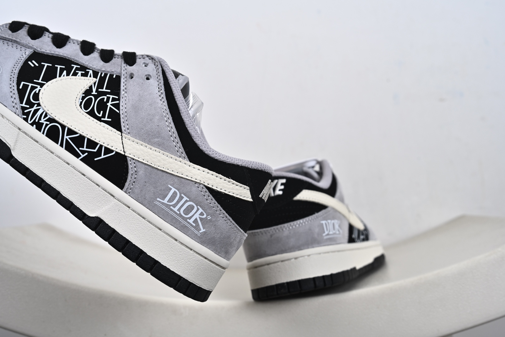 260 Nike SB Dunk Low Dior联名 纯 DN3168-021