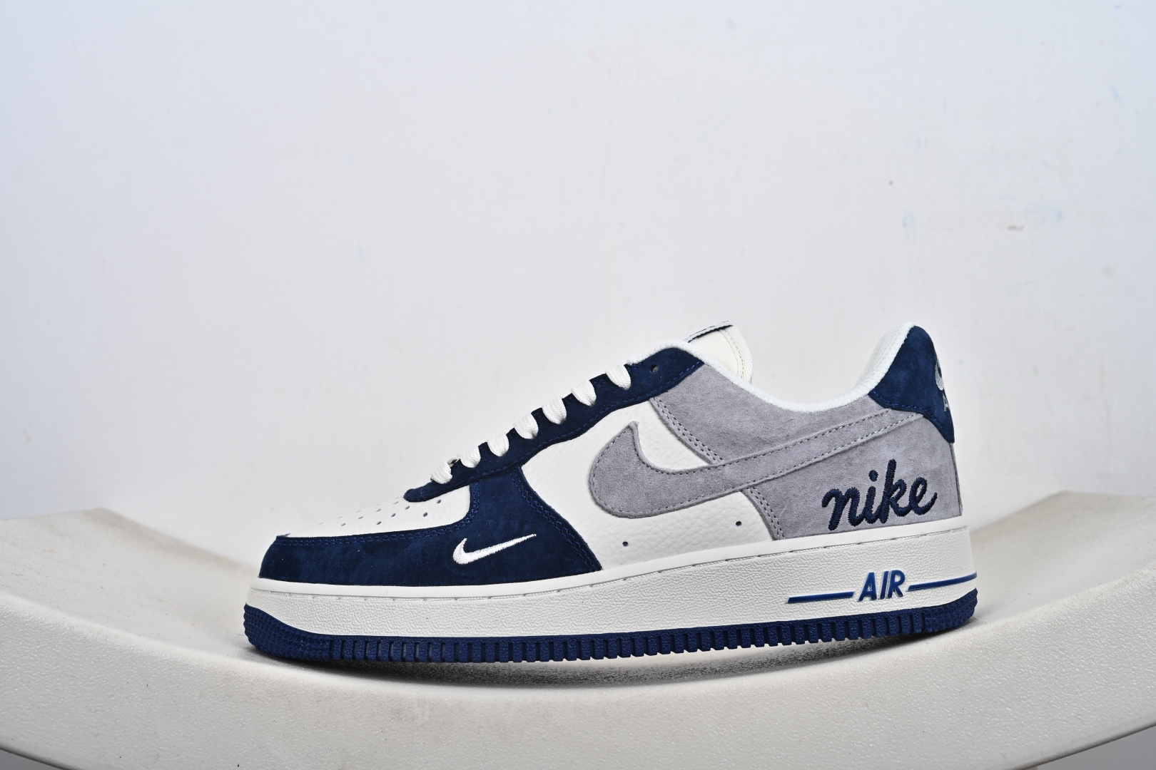 定制版 Nike Air Force 1'07 Low 白灰蓝拼接 空军一号低帮休闲板鞋 HM3703-161 定制版 Nike Air Force 1'07 Low 白灰蓝拼接 空军一号低帮休闲板鞋 HM3703-161