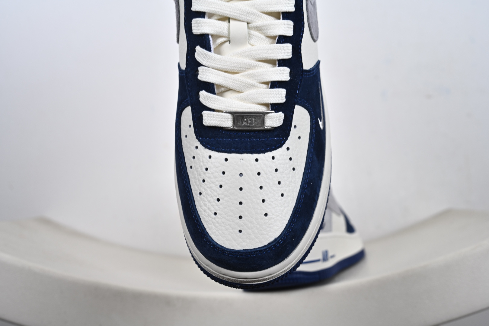 定制版 Nike Air Force 1'07 Low 白灰蓝拼接 空军一号低帮休闲板鞋 HM3703-161 定制版 Nike Air Force 1'07 Low 白灰蓝拼接 空军一号低帮休闲板鞋 HM3703-161