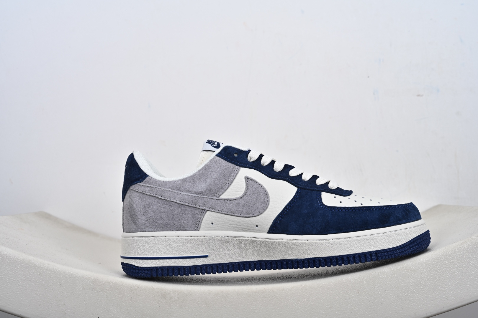 定制版 Nike Air Force 1'07 Low 白灰蓝拼接 空军一号低帮休闲板鞋 HM3703-161 定制版 Nike Air Force 1'07 Low 白灰蓝拼接 空军一号低帮休闲板鞋 HM3703-161