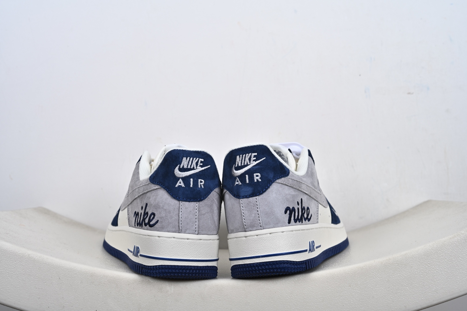 定制版 Nike Air Force 1'07 Low 白灰蓝拼接 空军一号低帮休闲板鞋 HM3703-161 定制版 Nike Air Force 1'07 Low 白灰蓝拼接 空军一号低帮休闲板鞋 HM3703-161