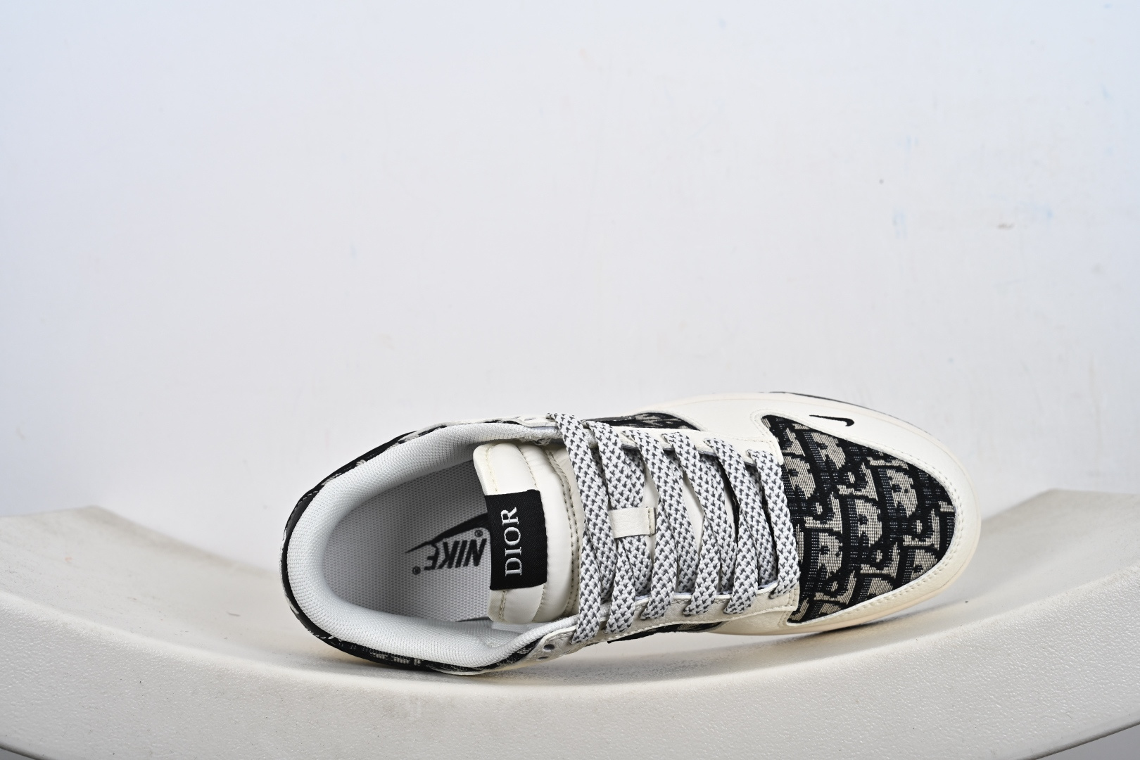 定制版Nike SB Dunk Low 高定端制 低休帮闲板鞋 HS1239-007