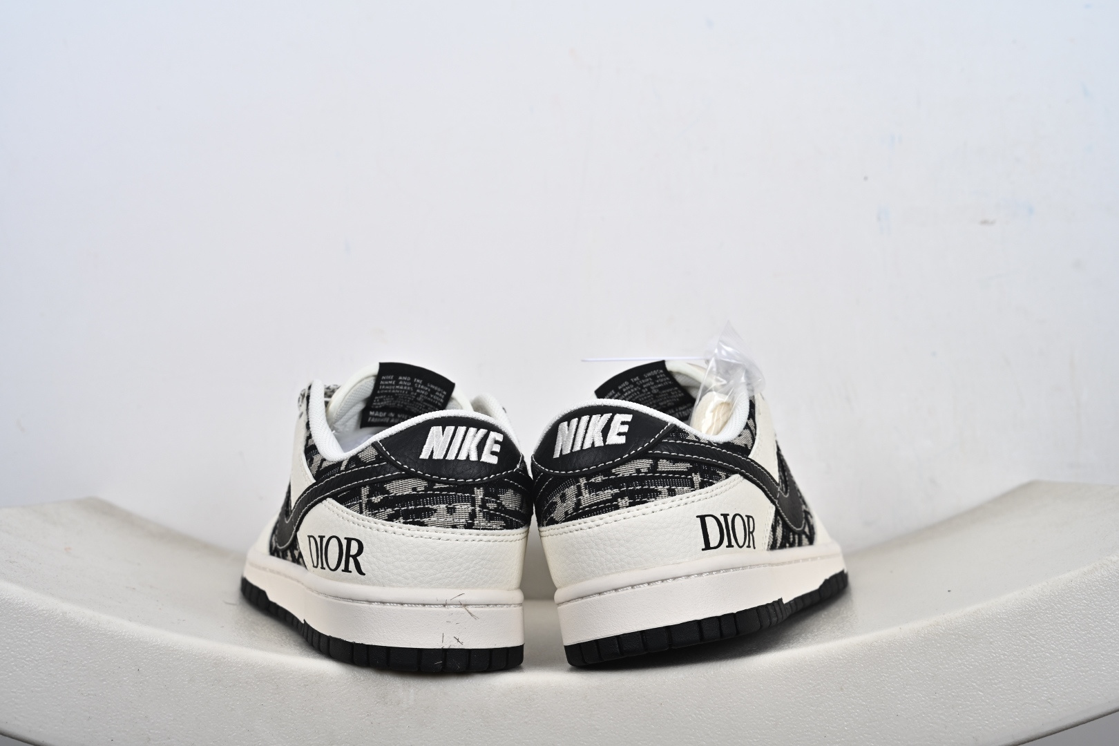 定制版Nike SB Dunk Low 高定端制 低休帮闲板鞋 HS1239-007