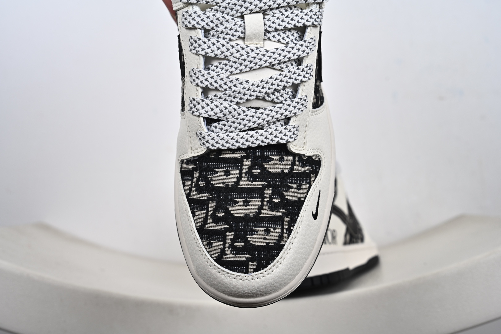 定制版Nike SB Dunk Low 高定端制 低休帮闲板鞋 HS1239-007