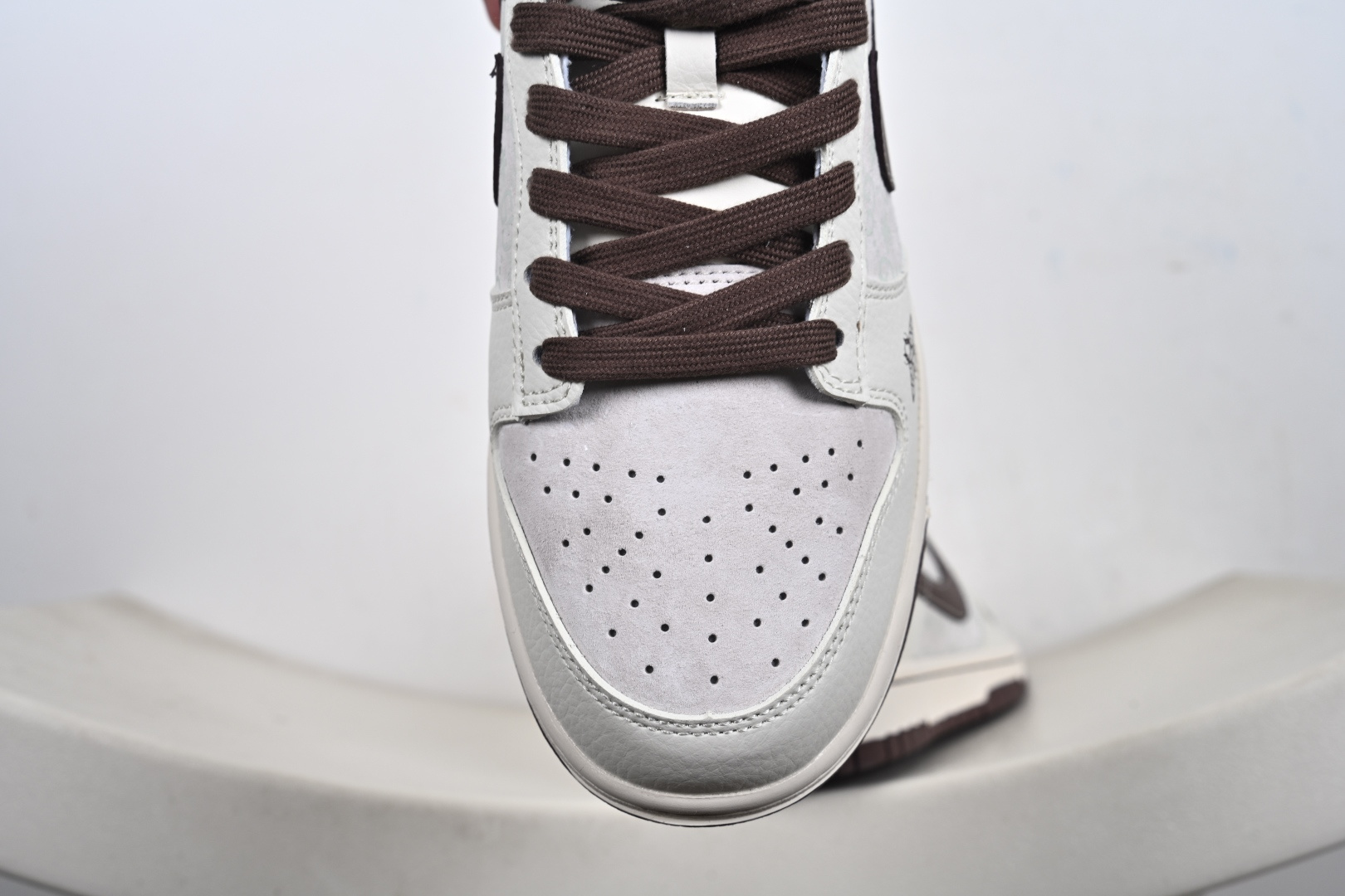 定制版Nike SB Dunk Low 高定端制 低休帮闲板鞋 HS2506-239 定制版Nike SB Dunk Low 高定端制 低休帮闲板鞋 HS2506-239