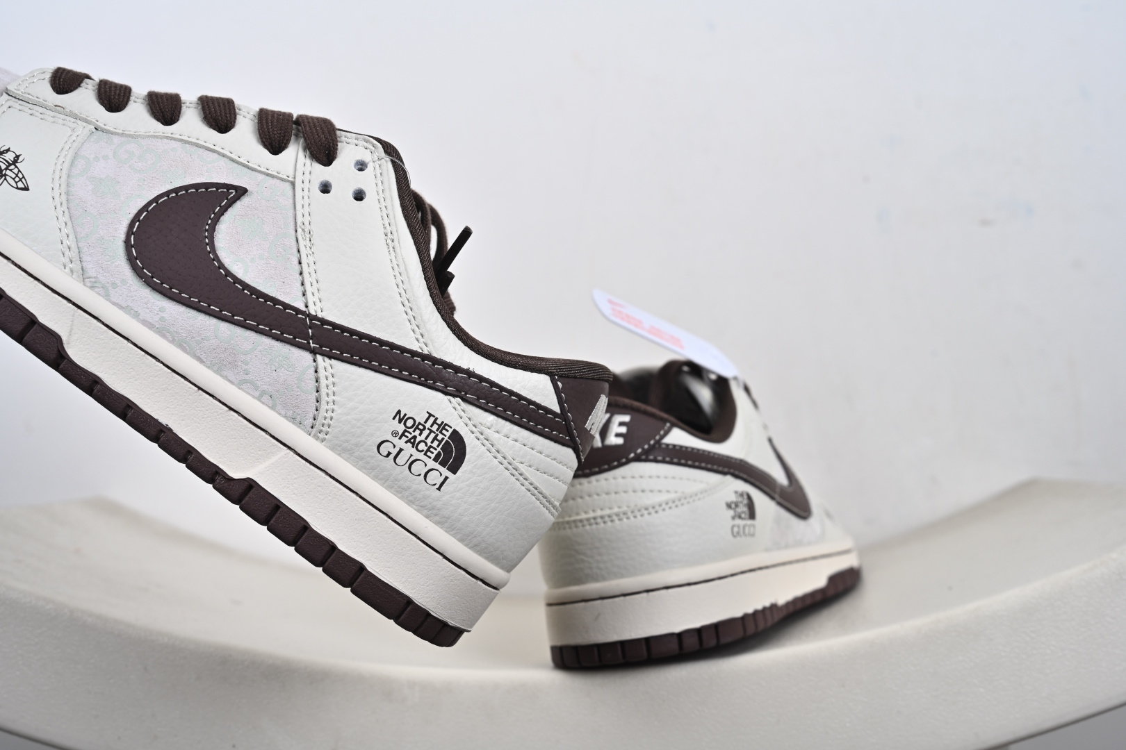定制版Nike SB Dunk Low 高定端制 低休帮闲板鞋 HS2506-239 定制版Nike SB Dunk Low 高定端制 低休帮闲板鞋 HS2506-239