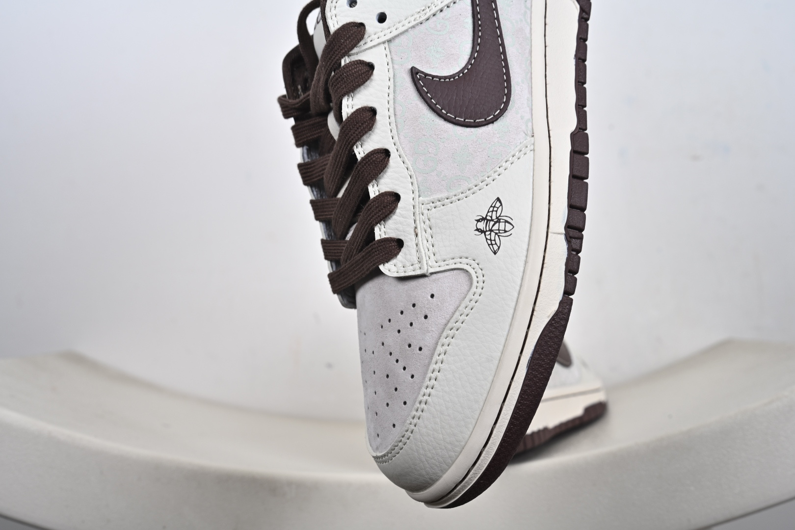 定制版Nike SB Dunk Low 高定端制 低休帮闲板鞋 HS2506-239 定制版Nike SB Dunk Low 高定端制 低休帮闲板鞋 HS2506-239