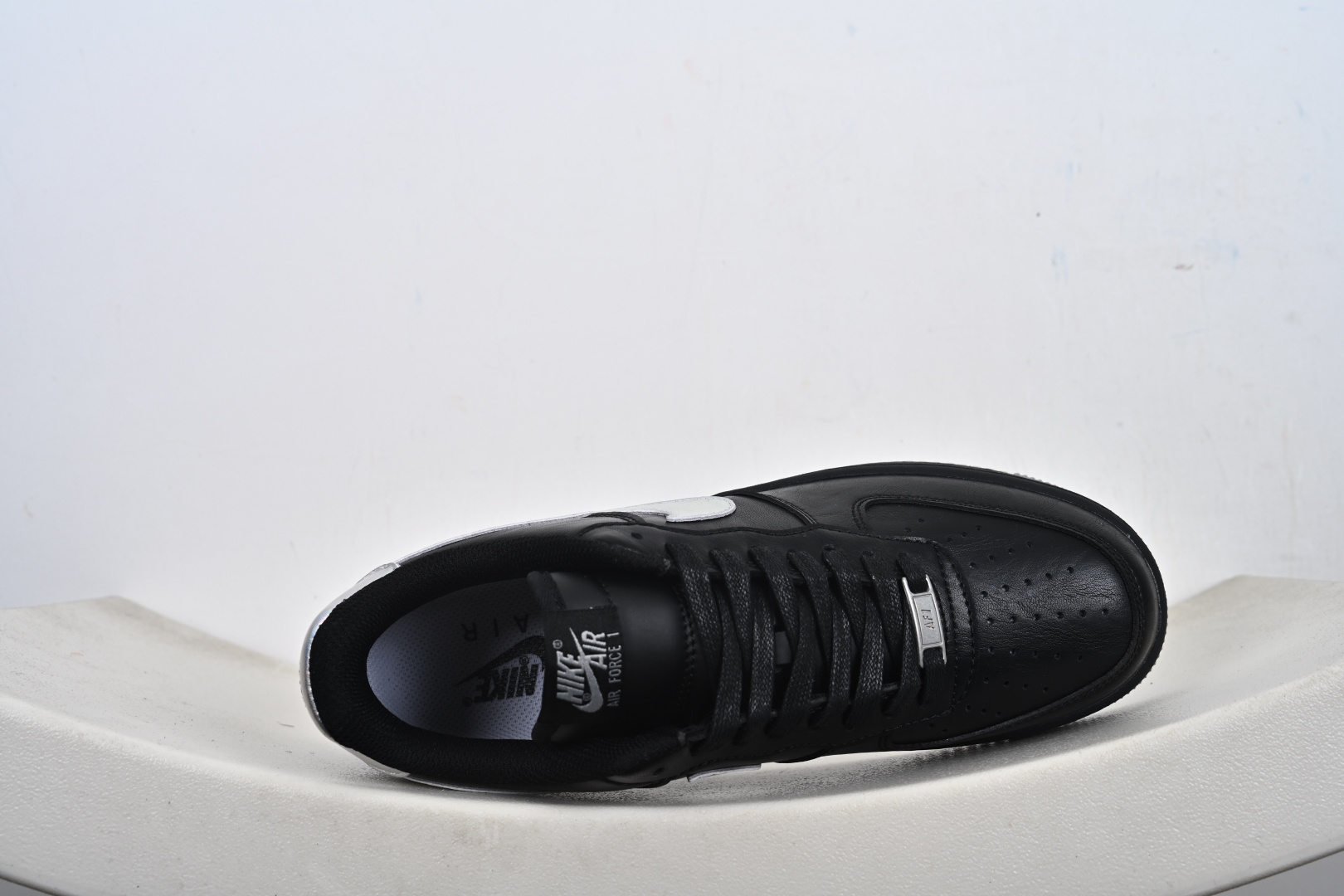 定制版 Nike Air Force 1 '07 Low 空军一号低帮运动板鞋 镭射黑灰 FZ0627-010 定制版 Nike Air Force 1 '07 Low 空军一号低帮运动板鞋 镭射黑灰 FZ0627-010