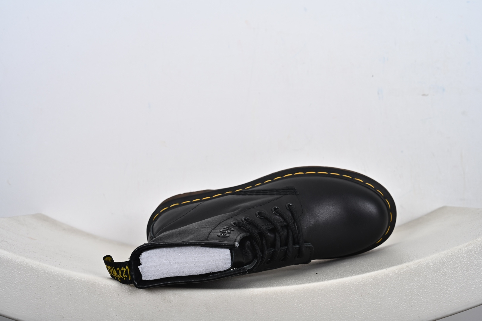 Dr.Martens 马汀博士经典款 马丁靴系列 哑光面 黑色硬皮 R11822202 Dr.Martens 马汀博士经典款 马丁靴系列 哑光面 黑色硬皮 R11822202