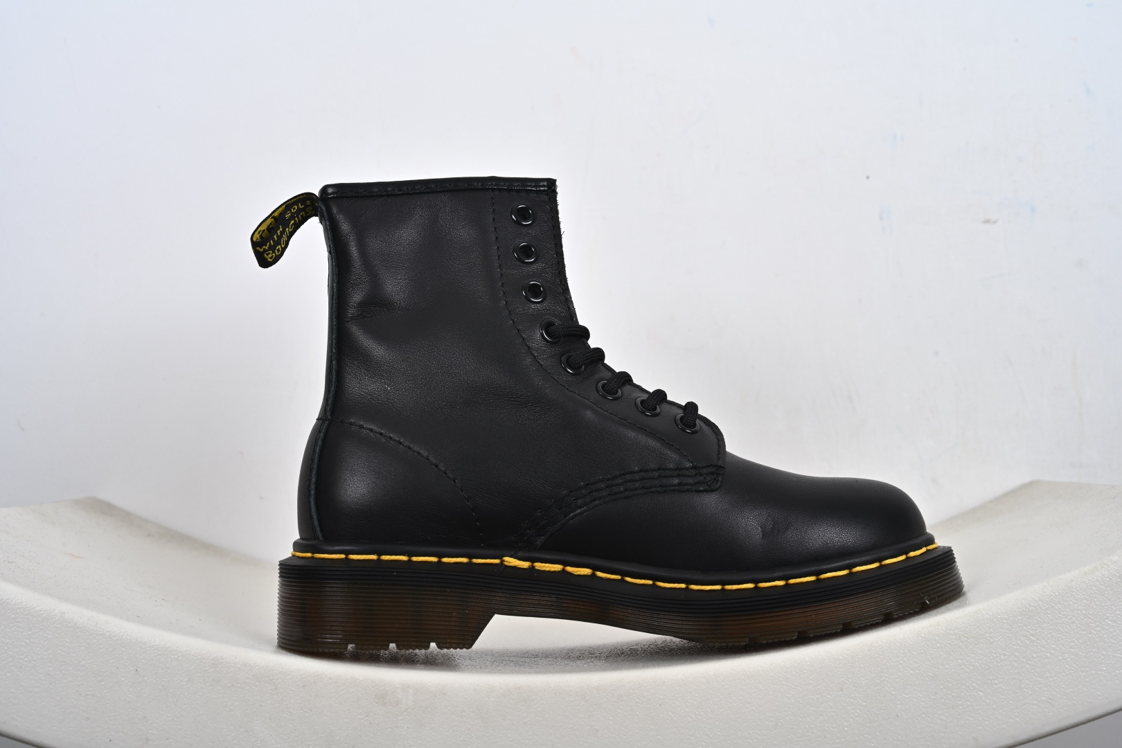 Dr.Martens 马汀博士经典款 马丁靴系列 哑光面 黑色硬皮 R11822202 Dr.Martens 马汀博士经典款 马丁靴系列 哑光面 黑色硬皮 R11822202