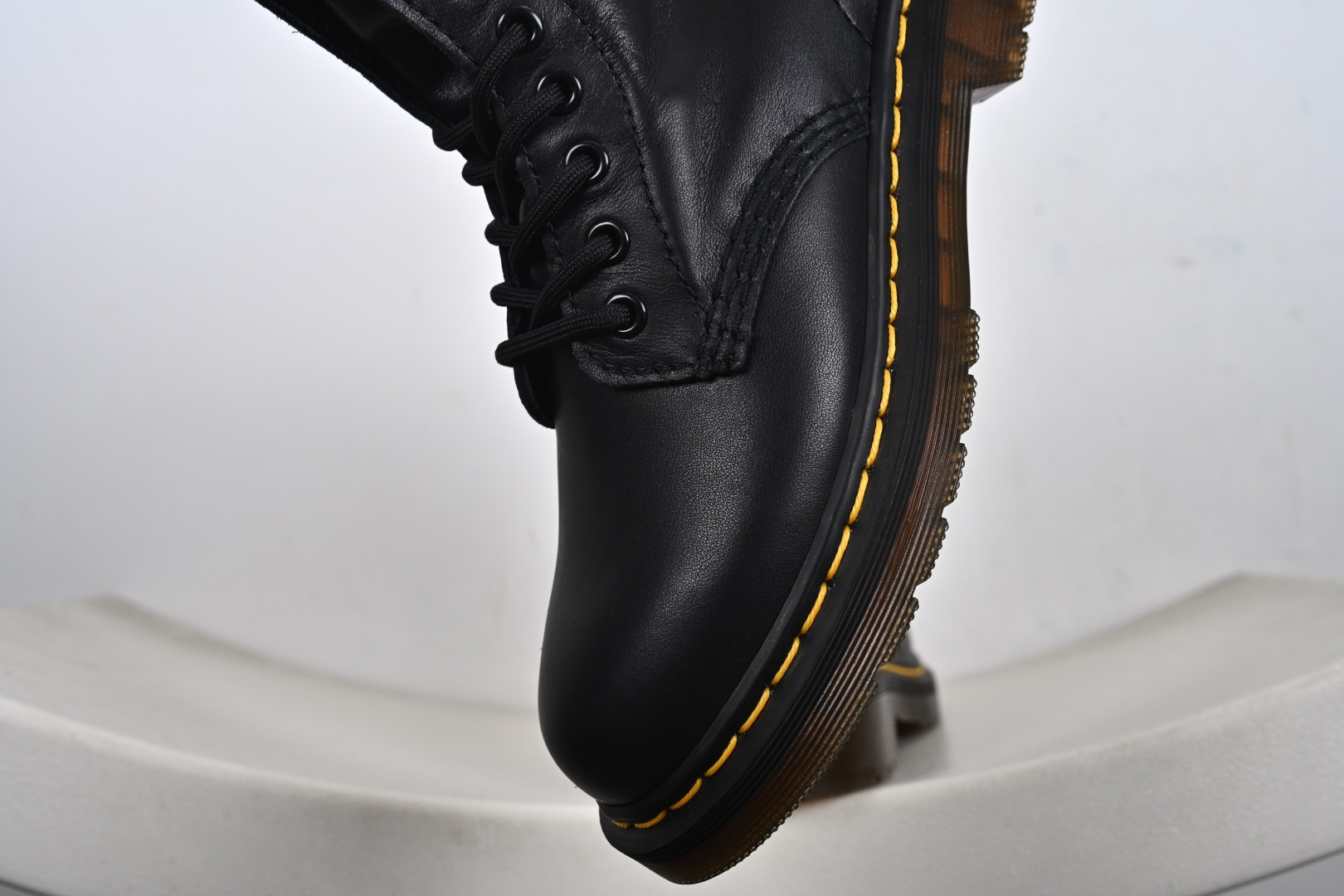 Dr.Martens 马汀博士经典款 马丁靴系列 哑光面 黑色硬皮 R11822202 Dr.Martens 马汀博士经典款 马丁靴系列 哑光面 黑色硬皮 R11822202