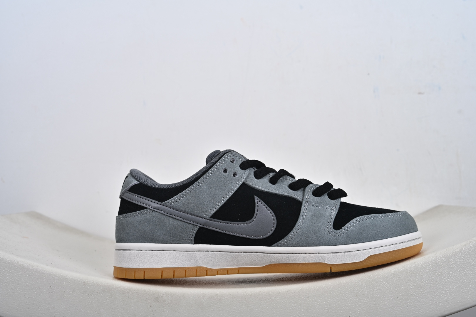 Nike Dunk SB “DARK SMOKE GREY” 影子灰 雾霾 灰黑 HF3063-001