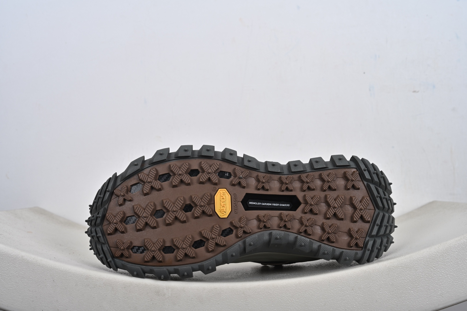 Moncler Trailgrip Gore-Tex 蒙口 越野旅行系列低帮厚底轻量户外登山运动鞋 K209MM M00330 M7208 Moncler Trailgrip Gore-Tex 蒙口 越野旅行系列低帮厚底轻量户外登山运动鞋 K209MM M00330 M7208