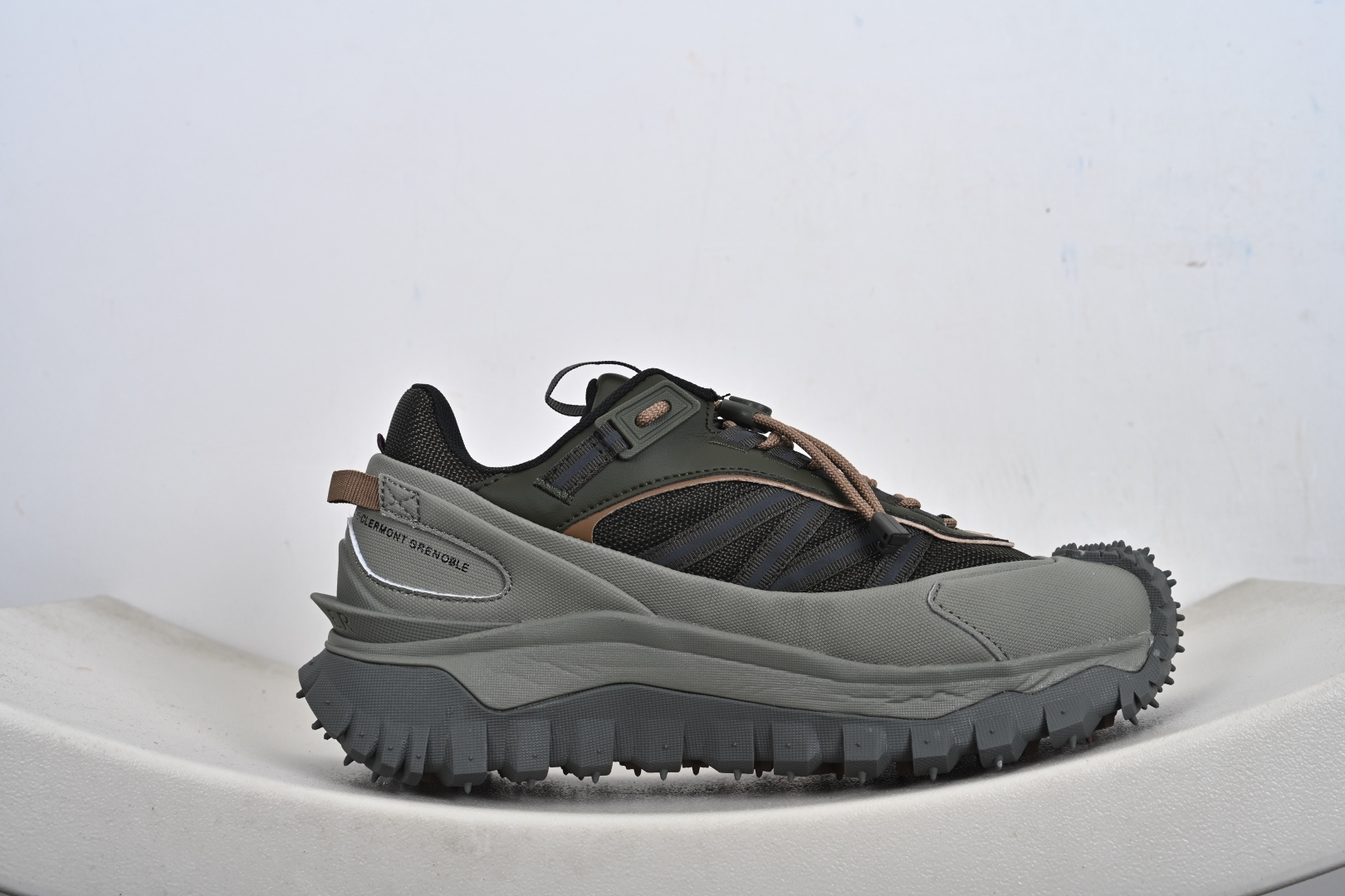 Moncler Trailgrip Gore-Tex 蒙口 越野旅行系列低帮厚底轻量户外登山运动鞋 K209MM M00330 M7208 Moncler Trailgrip Gore-Tex 蒙口 越野旅行系列低帮厚底轻量户外登山运动鞋 K209MM M00330 M7208