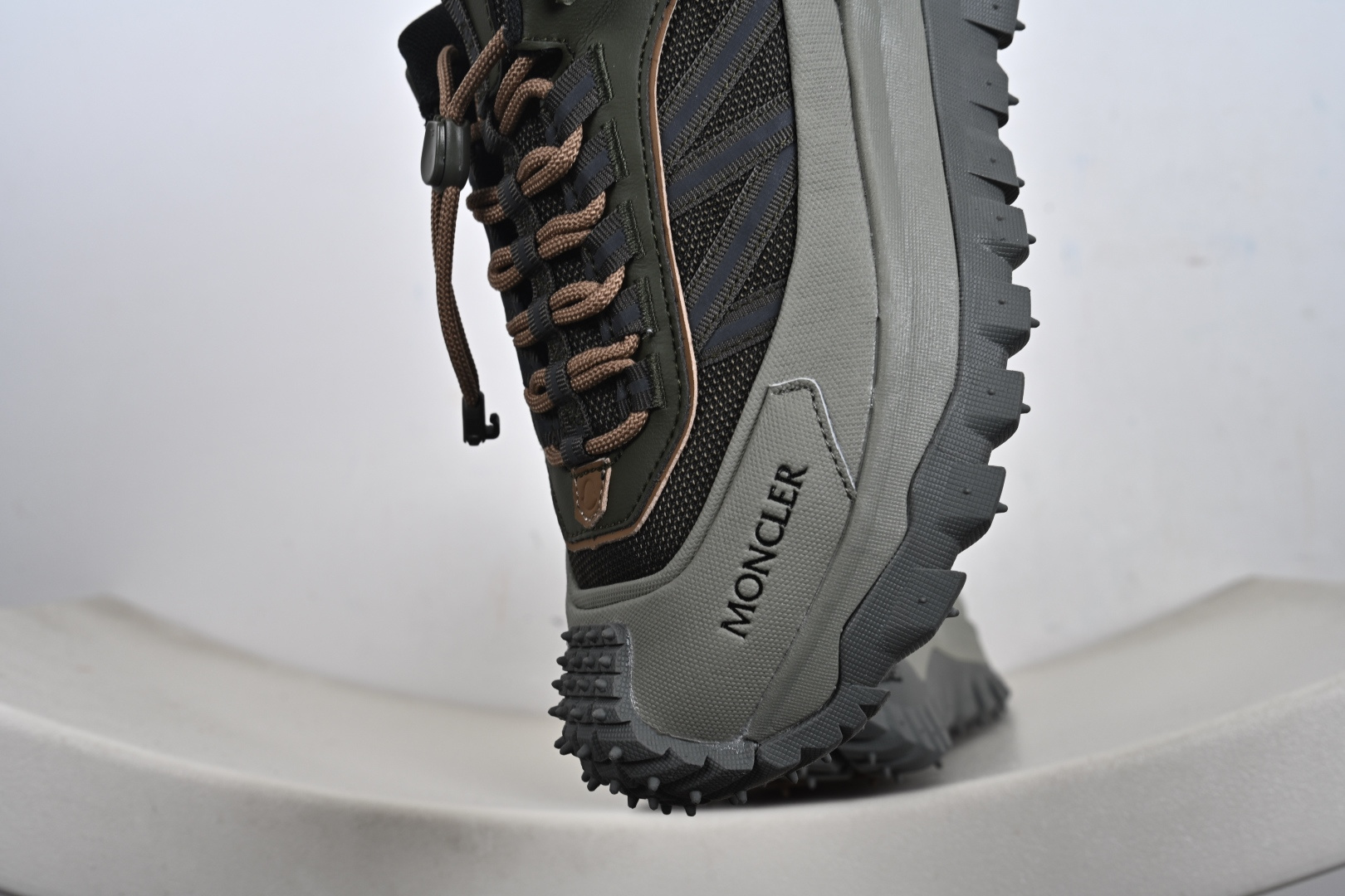 Moncler Trailgrip Gore-Tex 蒙口 越野旅行系列低帮厚底轻量户外登山运动鞋 K209MM M00330 M7208 Moncler Trailgrip Gore-Tex 蒙口 越野旅行系列低帮厚底轻量户外登山运动鞋 K209MM M00330 M7208