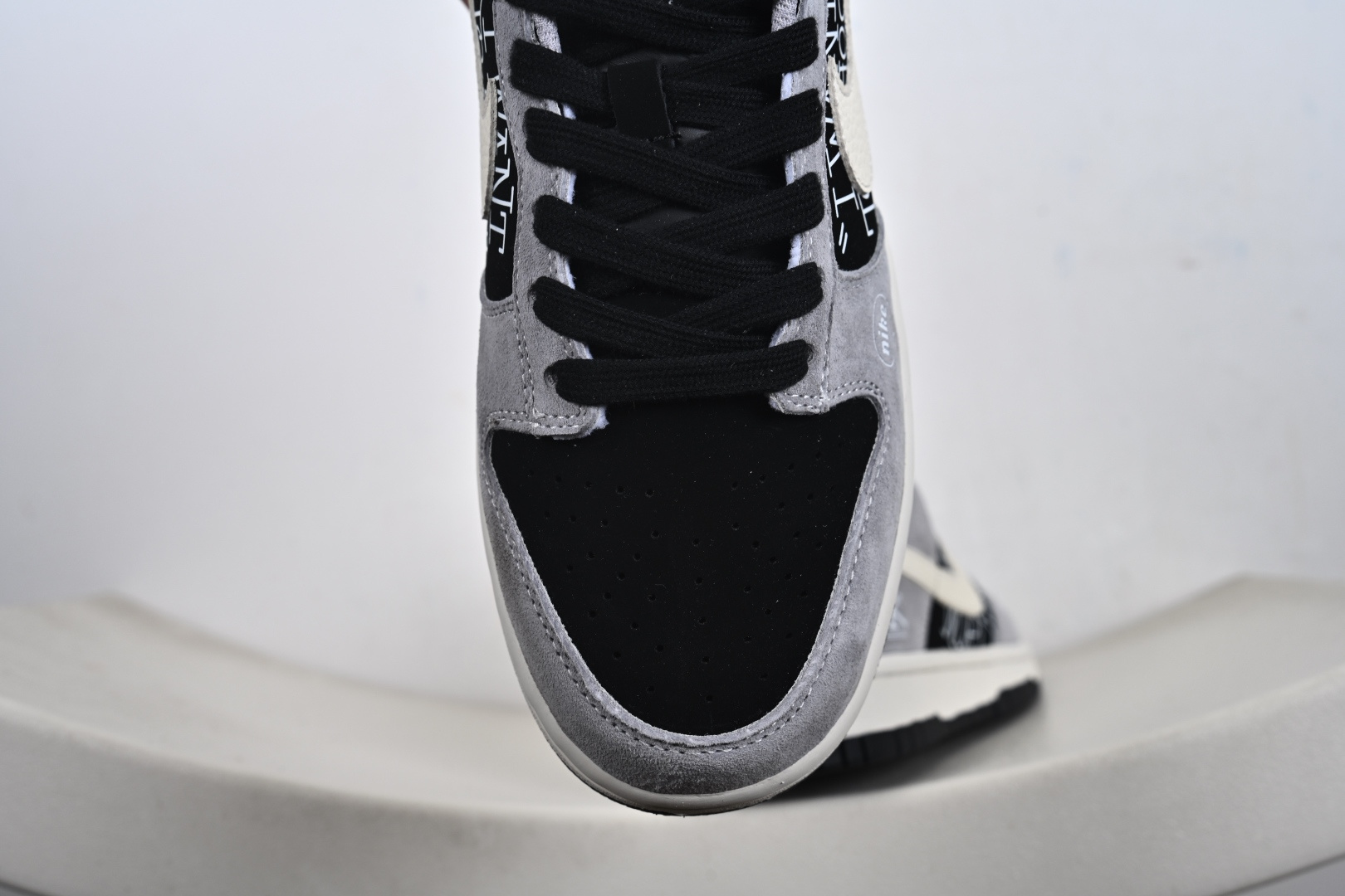 260 SB Dunk Low Dior联名 DN3168-021-Chinese UA Cheap High Quatity Brand Clothes Bags handbags Sneakers wholesale wholesaler seller from China Factory suppliers Fashion Clothing Shoes best Quality Beautiful Price 260 SB Dunk Low Dior联名 DN3168-021
