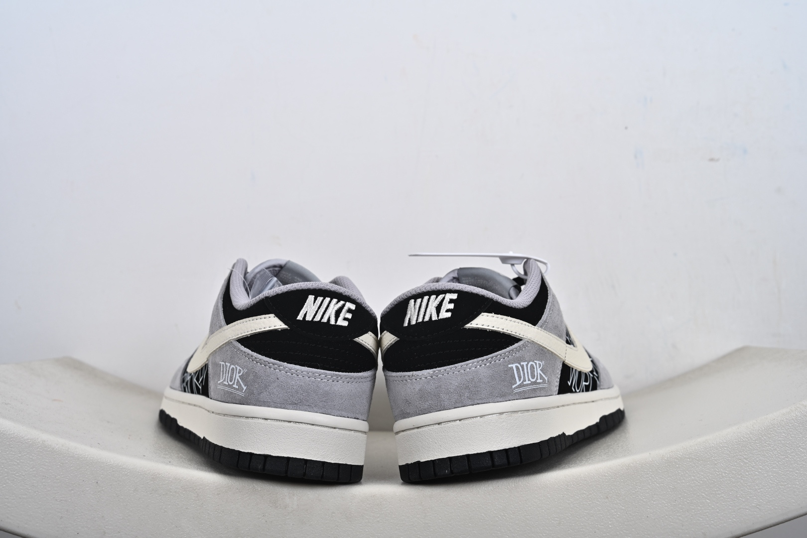 260 SB Dunk Low Dior联名 DN3168-021-Chinese UA Cheap High Quatity Brand Clothes Bags handbags Sneakers wholesale wholesaler seller from China Factory suppliers Fashion Clothing Shoes best Quality Beautiful Price 260 SB Dunk Low Dior联名 DN3168-021