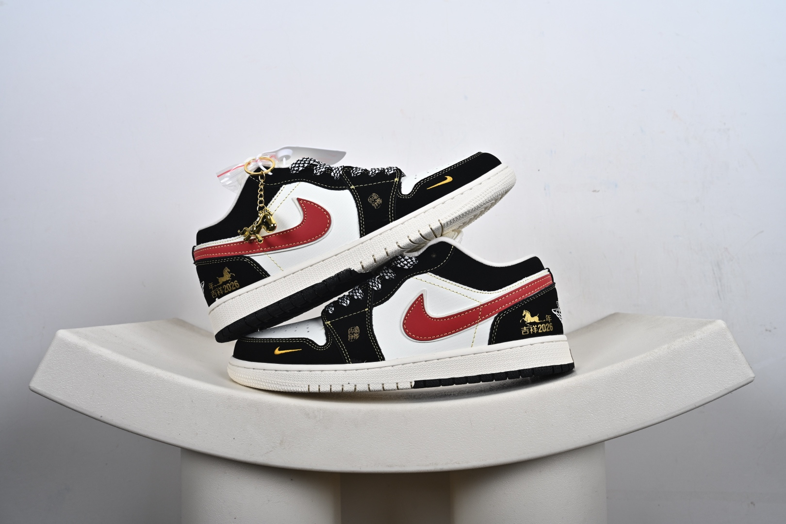 Nike Air Jordan 1 Low 马年限定 定制AJ联名-高端定制 低帮复古文化板鞋 LL8888-002 Nike Air Jordan 1 Low 马年限定 定制AJ联名-高端定制 低帮复古文化板鞋 LL8888-002