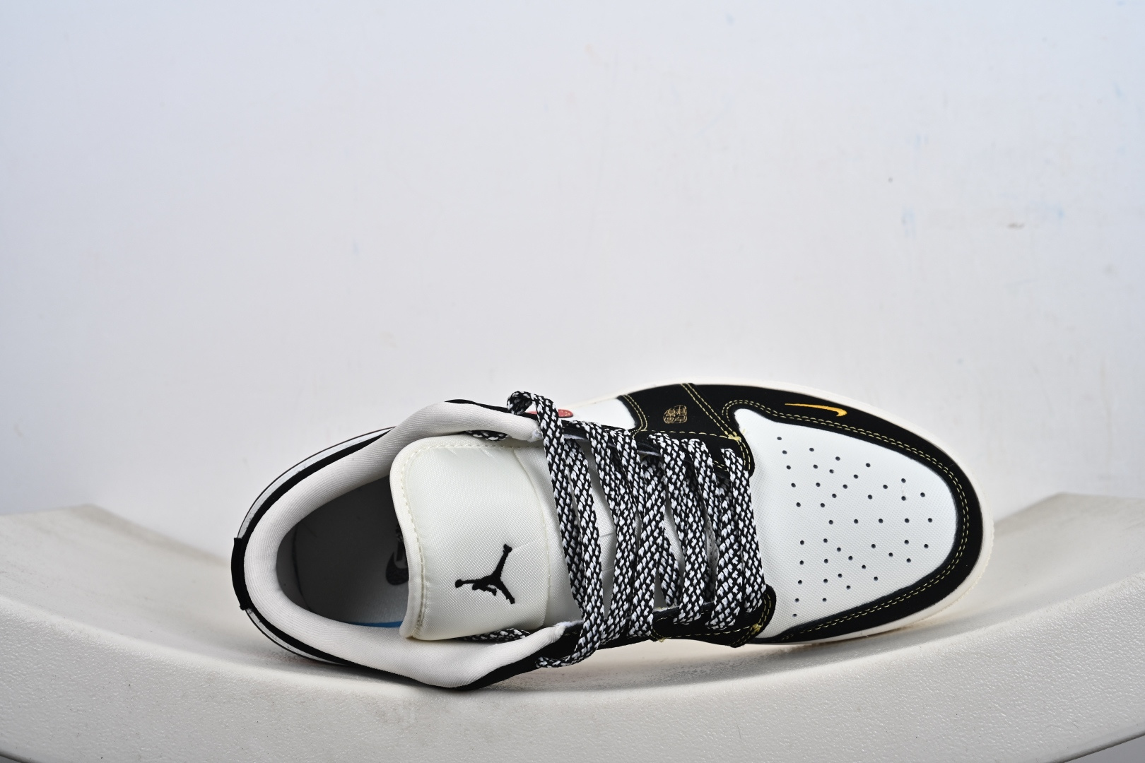 Nike Air Jordan 1 Low 马年限定 定制AJ联名-高端定制 低帮复古文化板鞋 LL8888-002 Nike Air Jordan 1 Low 马年限定 定制AJ联名-高端定制 低帮复古文化板鞋 LL8888-002