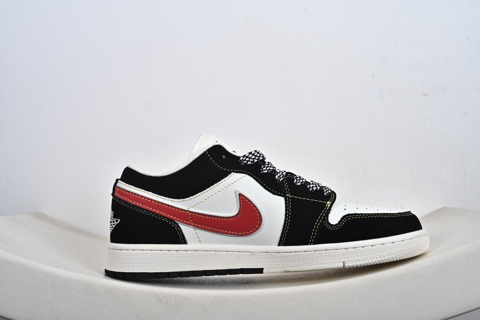 Nike Air Jordan 1 Low 马年限定 定制AJ联名-高端定制 低帮复古文化板鞋 LL8888-002 Nike Air Jordan 1 Low 马年限定 定制AJ联名-高端定制 低帮复古文化板鞋 LL8888-002