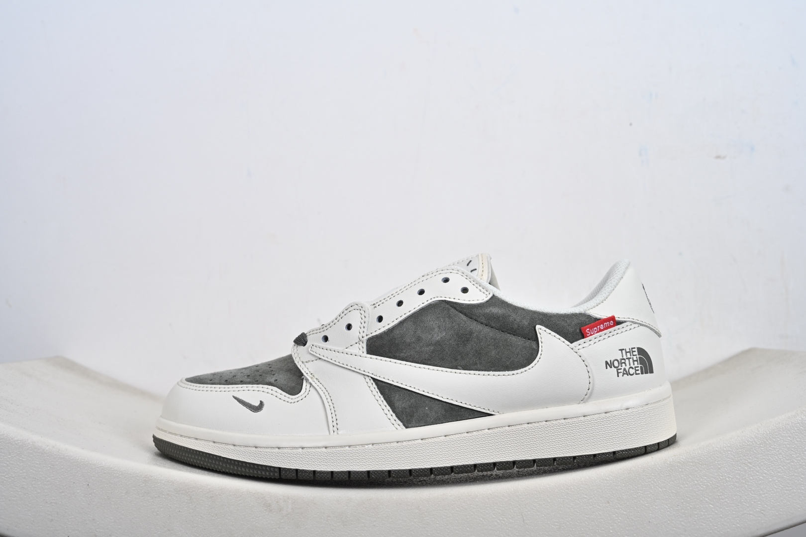 Nike Air Jordan 1 Low supreme联名 定制AJ联名-高端定制 低帮复古文化板鞋 DM7866-128
