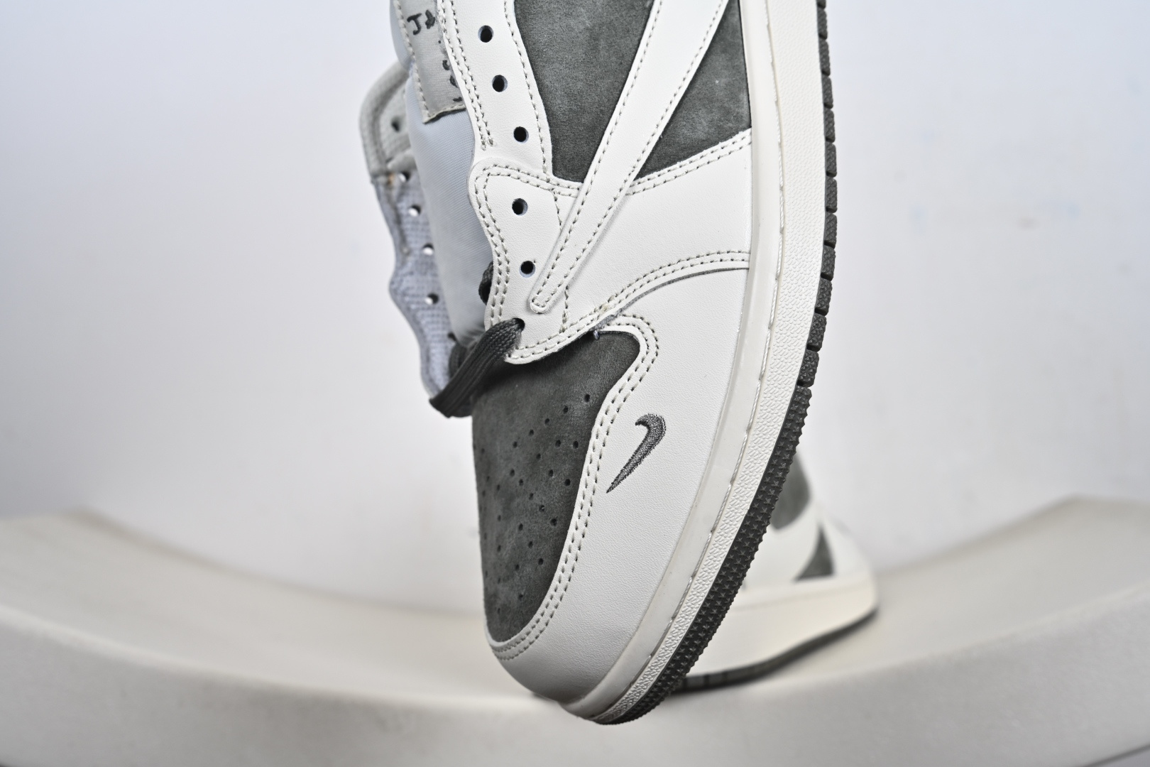 Nike Air Jordan 1 Low supreme联名 定制AJ联名-高端定制 低帮复古文化板鞋 DM7866-128