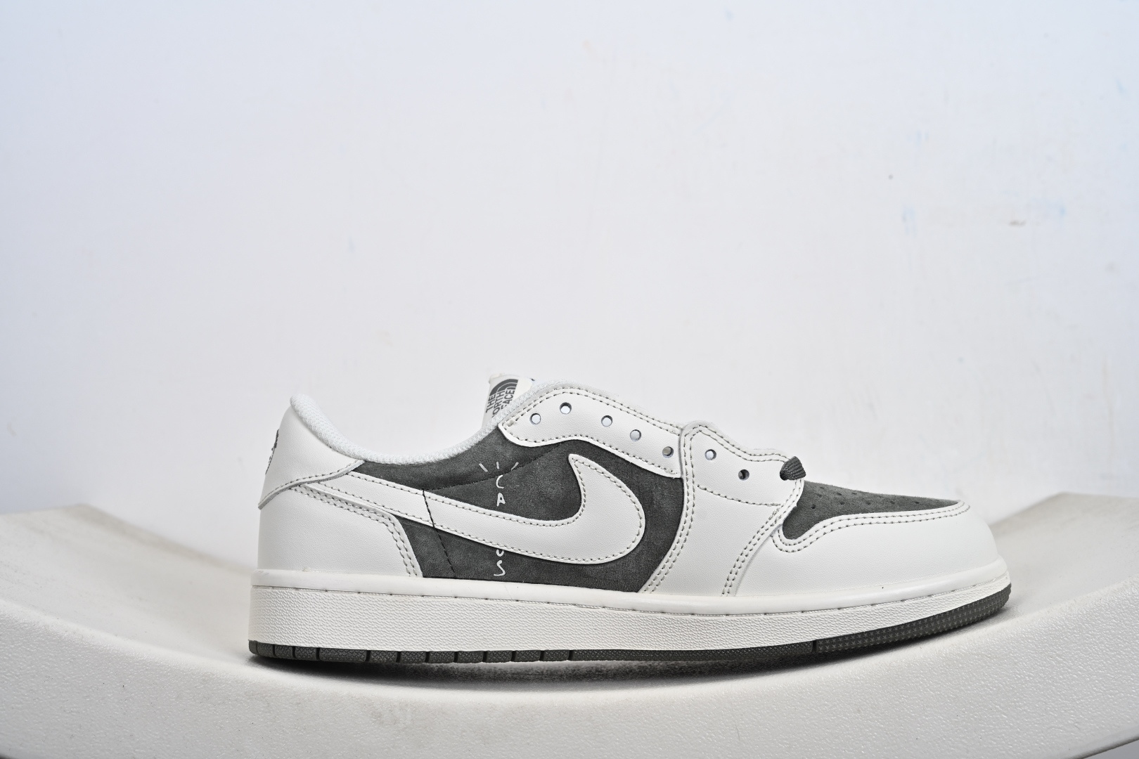 Nike Air Jordan 1 Low supreme联名 定制AJ联名-高端定制 低帮复古文化板鞋 DM7866-128