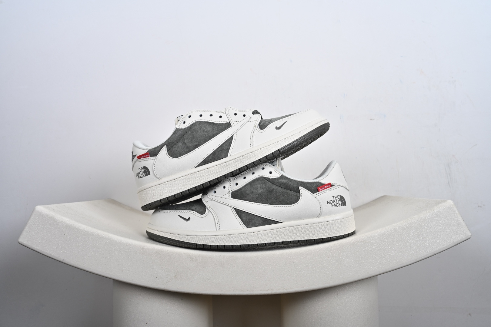 Nike Air Jordan 1 Low supreme联名 定制AJ联名-高端定制 低帮复古文化板鞋 DM7866-128