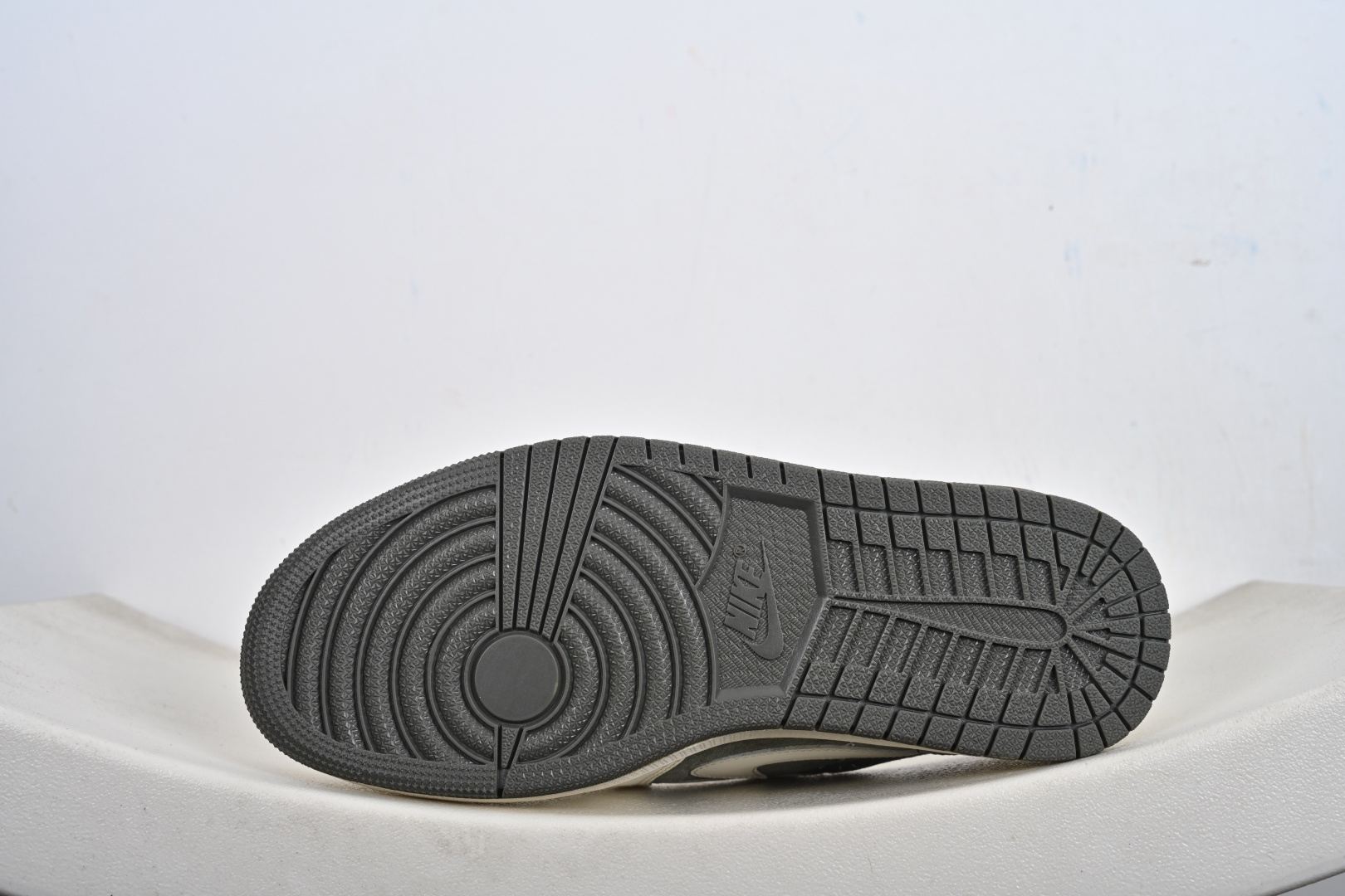 Nike Air Jordan 1 Low supreme联名 定制AJ联名-高端定制 低帮复古文化板鞋 DM7866-128