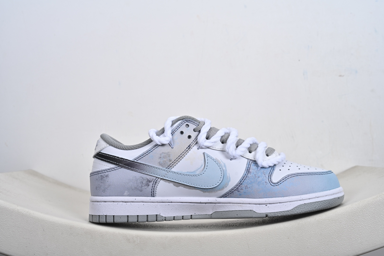 定制版 Nike SB Dunk Low 梦幻星空 绑带 低帮休闲板鞋 DD1391-103