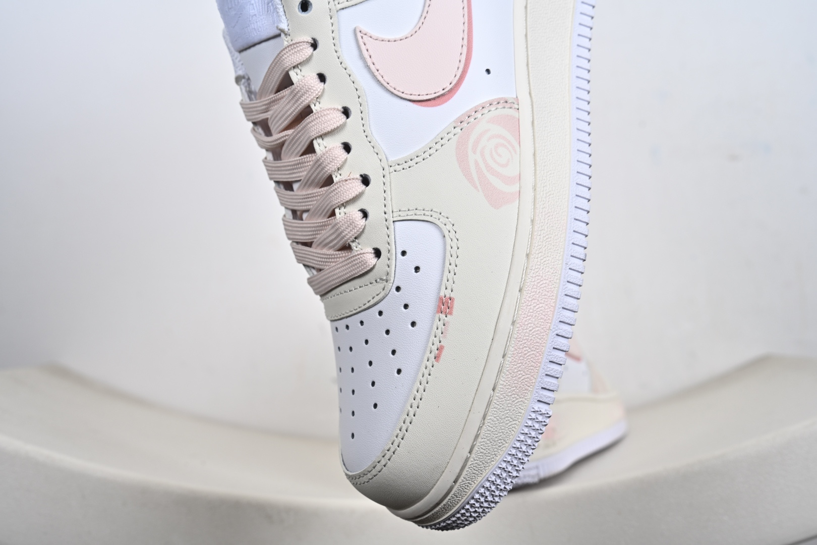 定制版 Nike Air Force 1'07 Low 二次元主题 蔷薇之吻 空军一号低帮休闲板鞋 ZH0316-150