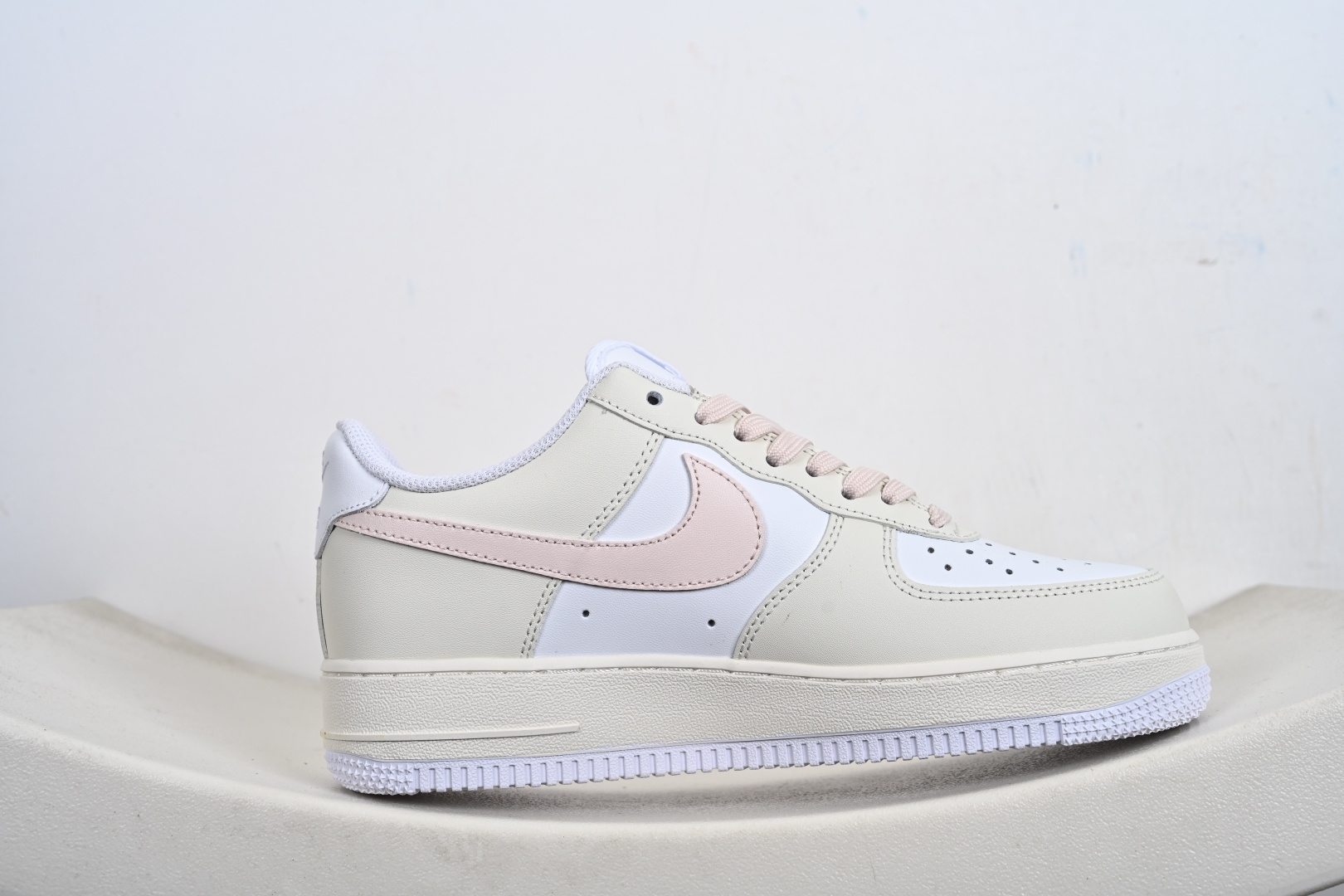 定制版 Nike Air Force 1'07 Low 二次元主题 蔷薇之吻 空军一号低帮休闲板鞋 ZH0316-150