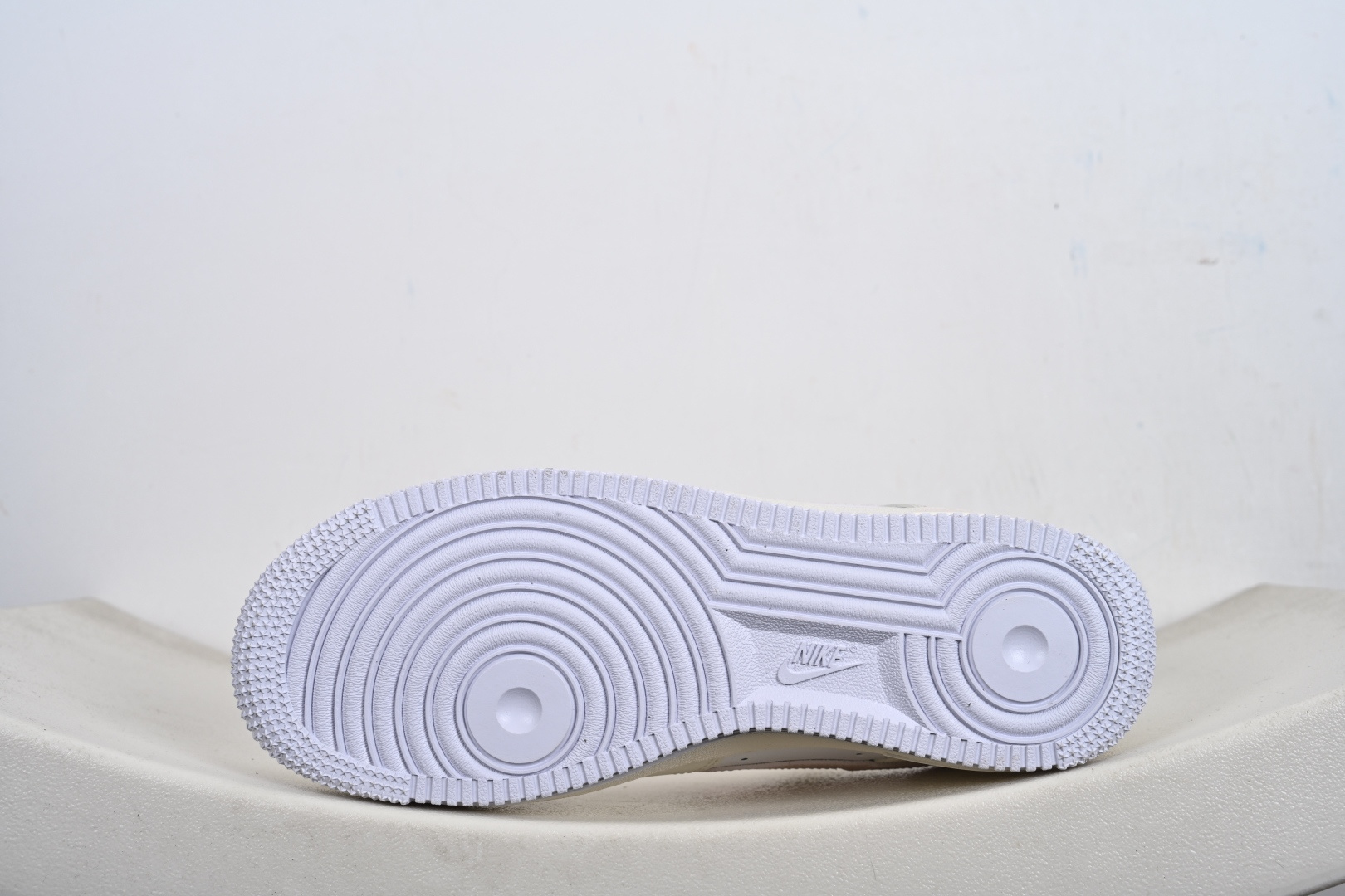 定制版 Nike Air Force 1'07 Low 二次元主题 蔷薇之吻 空军一号低帮休闲板鞋 ZH0316-150