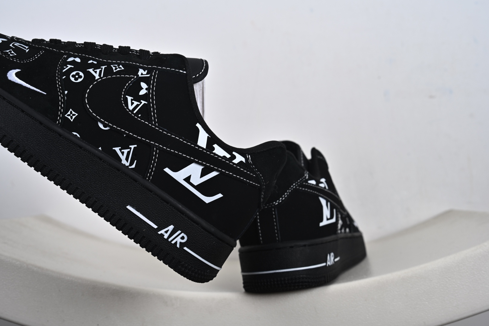 定制版 Nk Air Force 1'07 Low LV联名 黑色 空军一号低帮休闲板鞋 SS1979-001