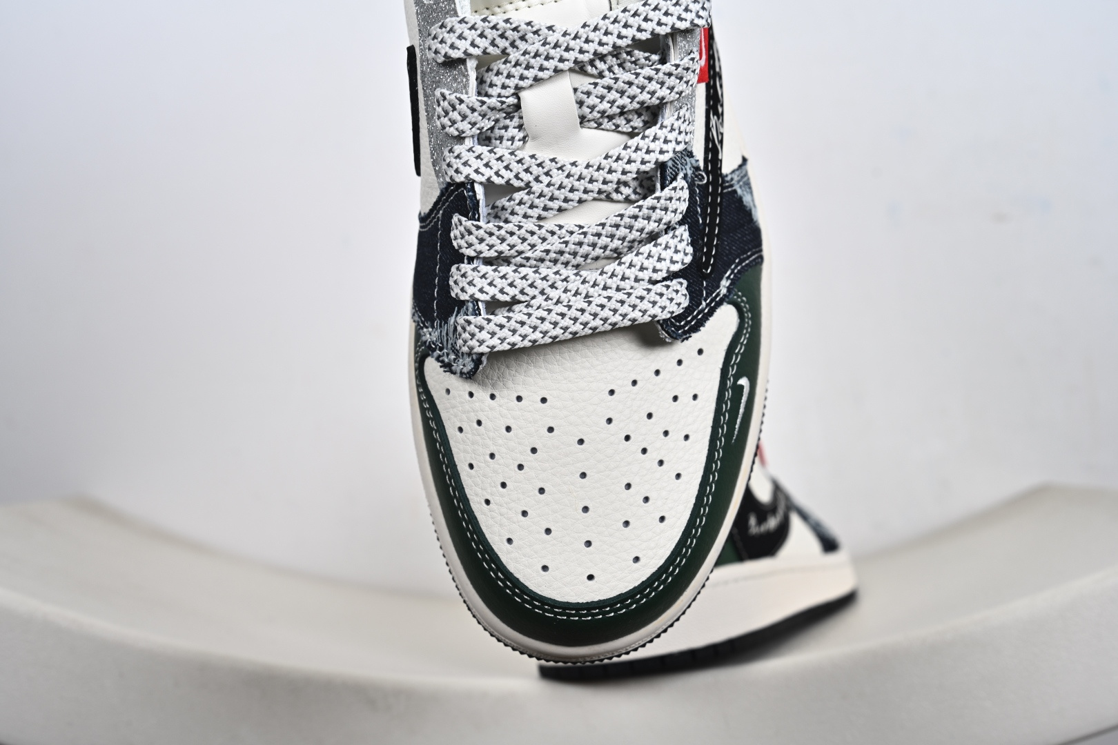 Nike Jordan Air Jordan倒勾定制 低帮 复古 减震 防滑 耐磨 篮球鞋 HS1239-001 Nike Jordan Air Jordan倒勾定制 低帮 复古 减震 防滑 耐磨 篮球鞋 HS1239-001