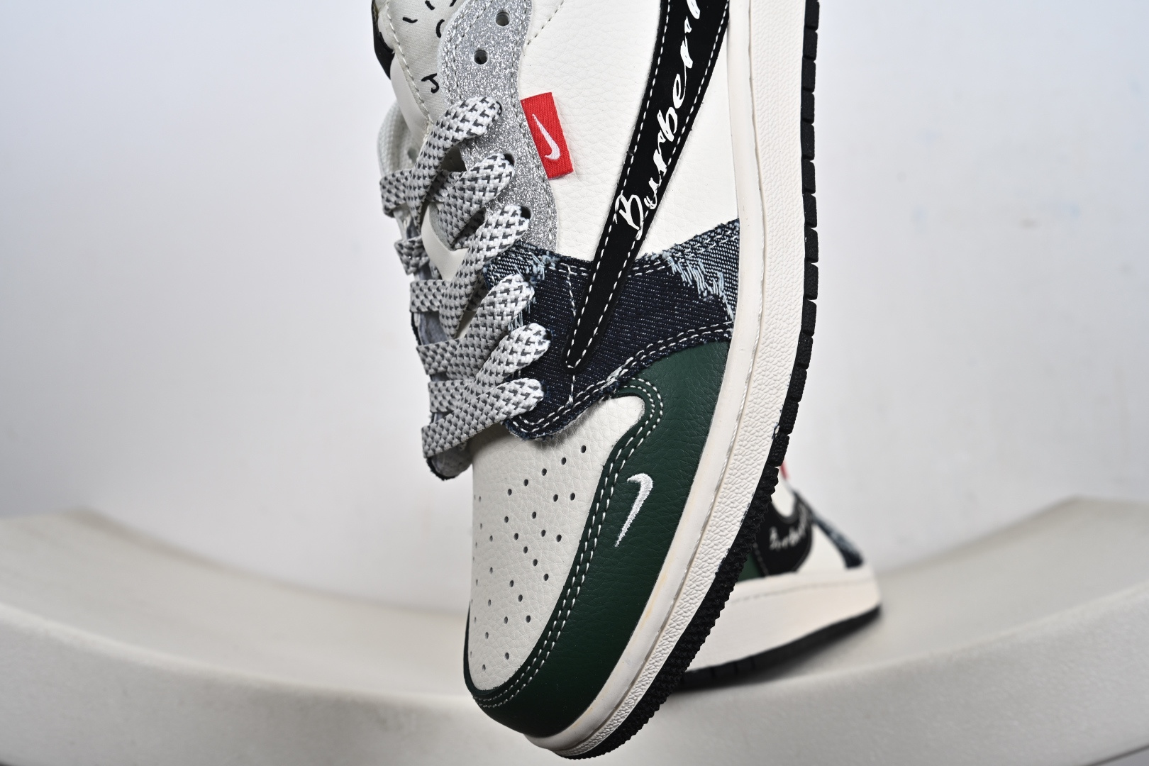 Nike Jordan Air Jordan倒勾定制 低帮 复古 减震 防滑 耐磨 篮球鞋 HS1239-001 Nike Jordan Air Jordan倒勾定制 低帮 复古 减震 防滑 耐磨 篮球鞋 HS1239-001